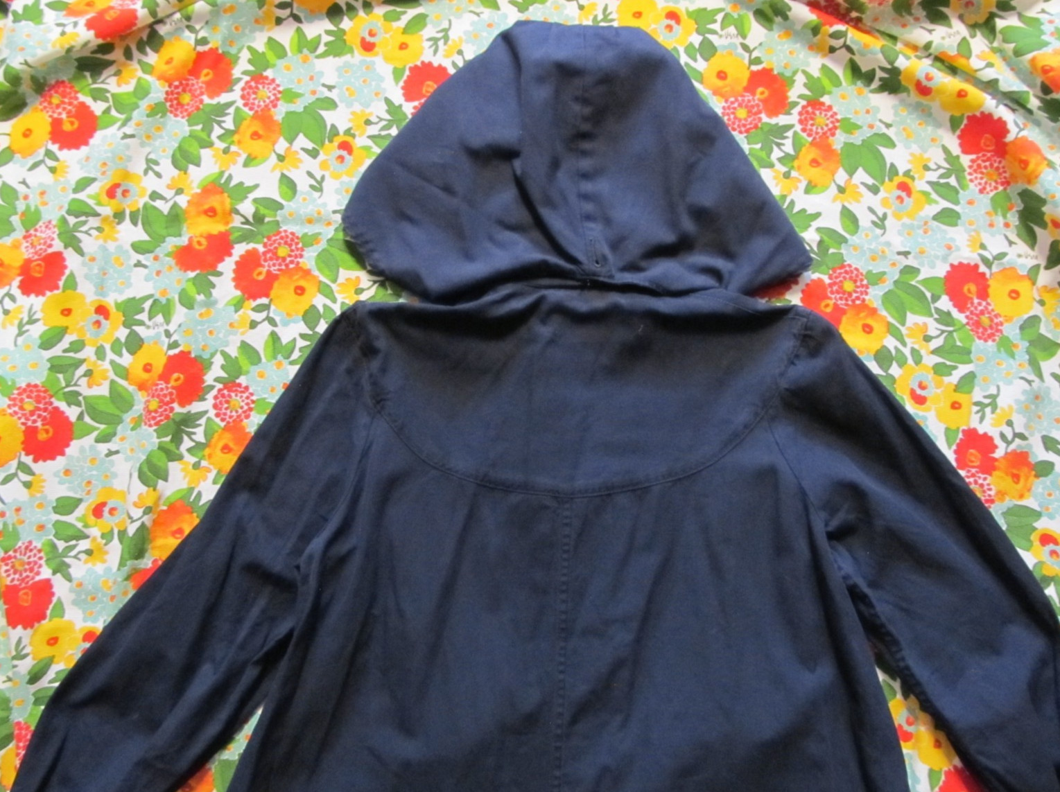 Antique 1910’s Ruf-sail Sherbrooke navy blue raincoat w/clear celluloid buttons