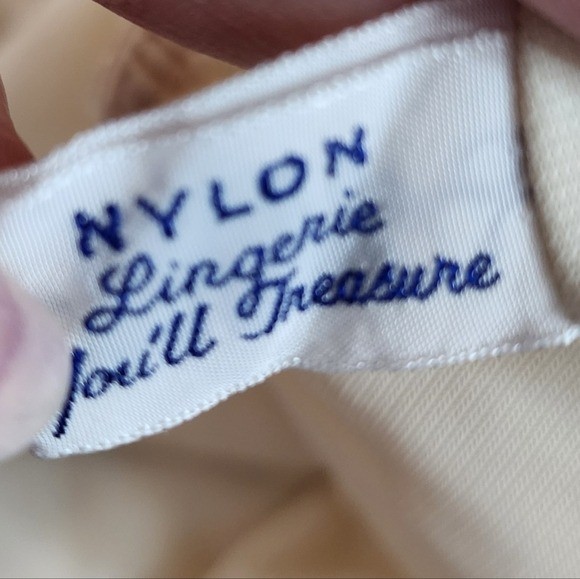VINTAGE AVIAN NYLON LINGERIE HALF SLIP LACE TRIM WHITE SIZE Large