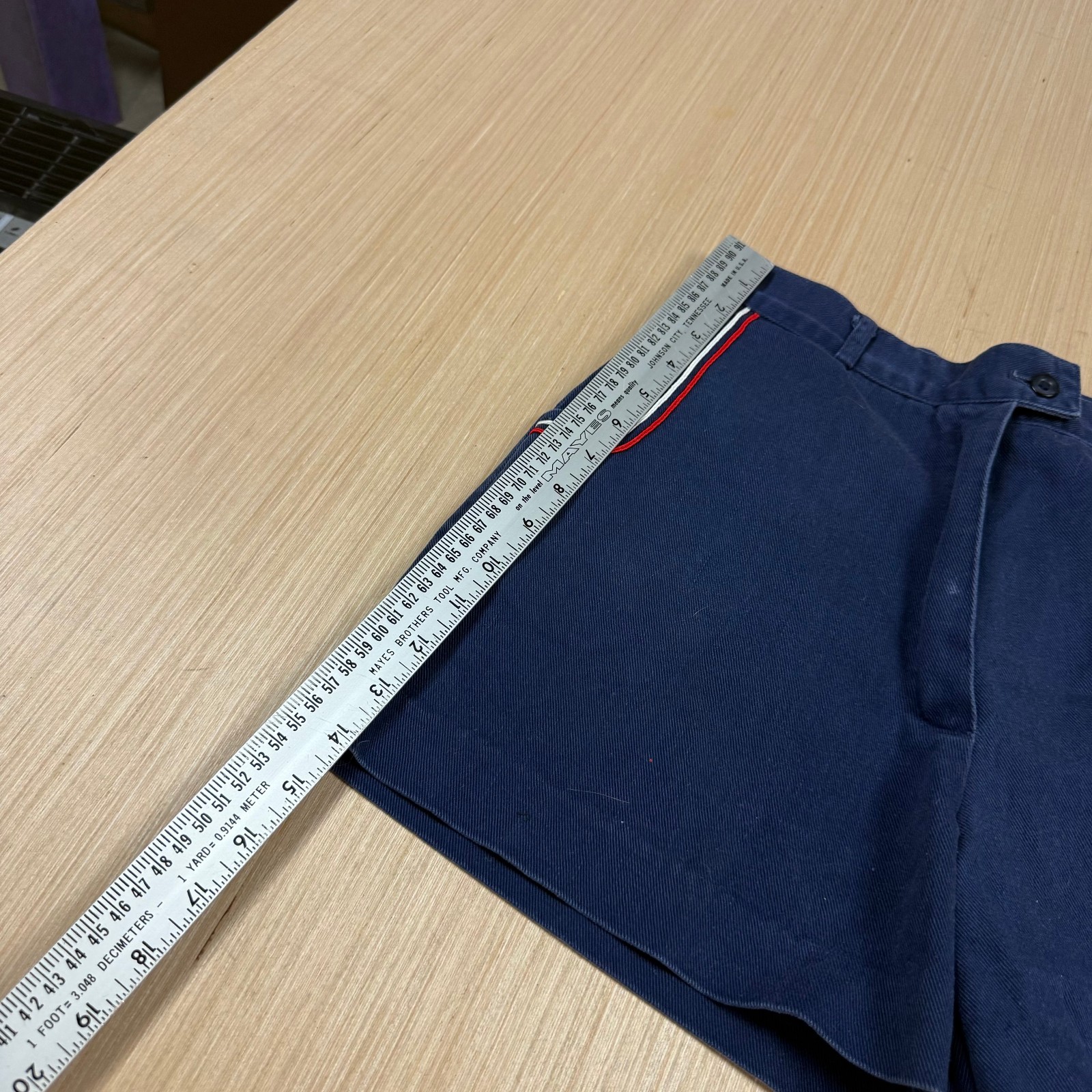 Vintage 70s 80s High Waist Shorts Pleated Bareback One Main Place 26 inch navy
