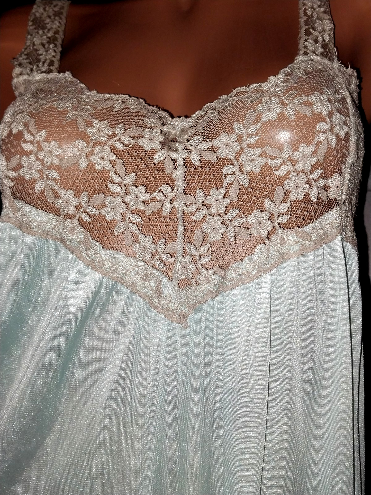 VTG SILKY NYLON BABY BLUE ECRU WIDE LACE LONG NIGHTGOWN LINGERIE NIGHTIE S/M 40″