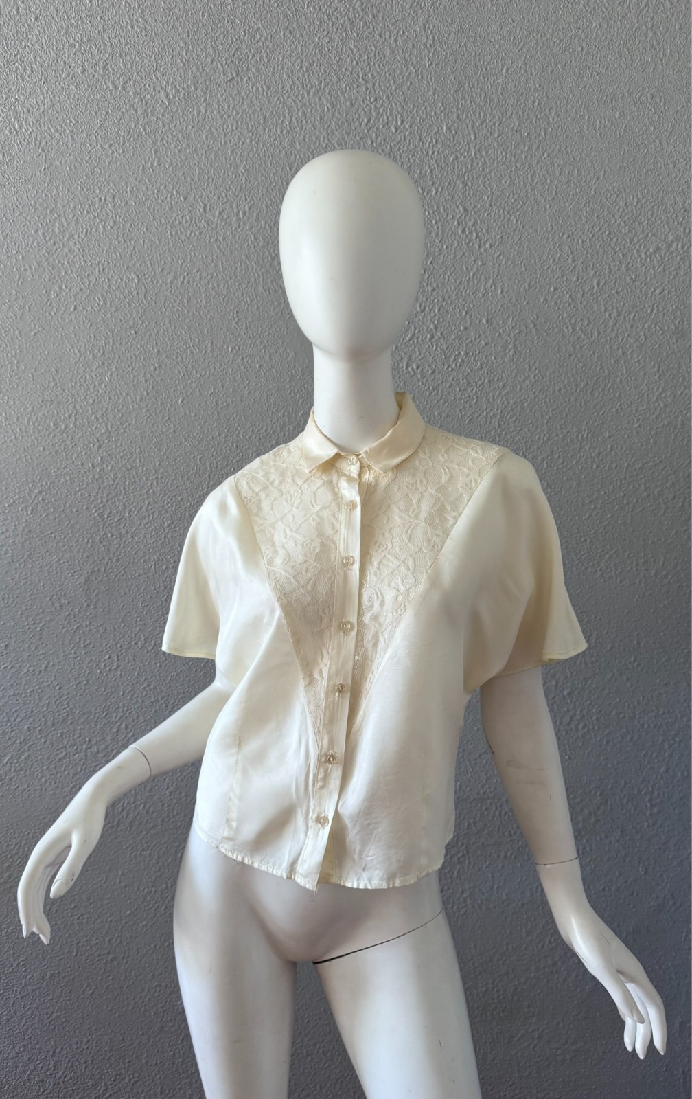 Vintage 70s Ivory Lace Button Dolman Sleeve Crop Top Blouse L