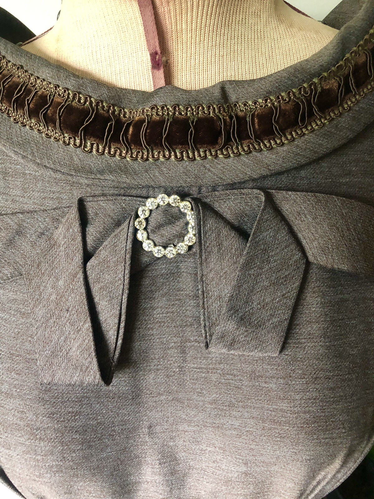 1940’s Soft Brown Dress With Bow & Clear Rhinestone Brooch Detail