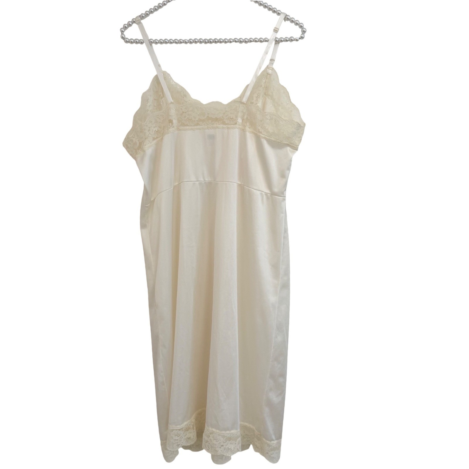 Vintage Wondermaid Ivory Lace Trim Full Slip Antron III Nylon Size 40B USA Made