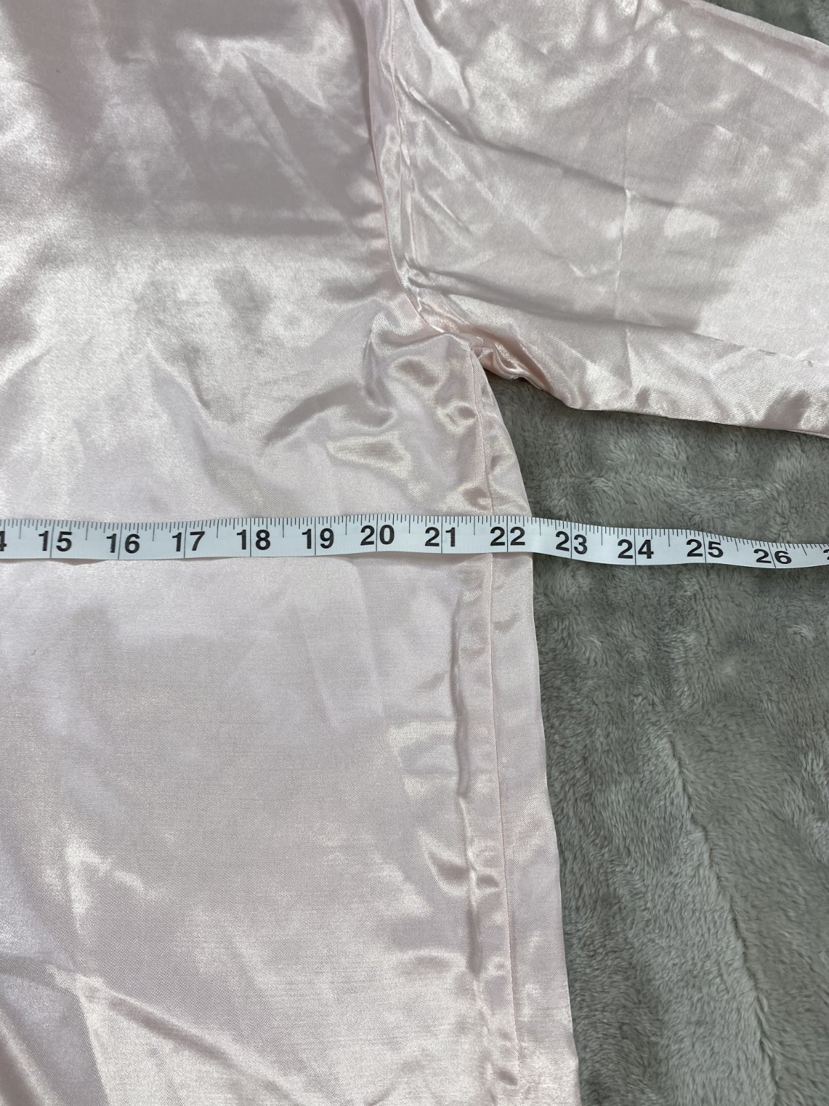Vintage Delicates Nightgown Top Medium Satin Light Pink Nightie Bed Robe Shirt