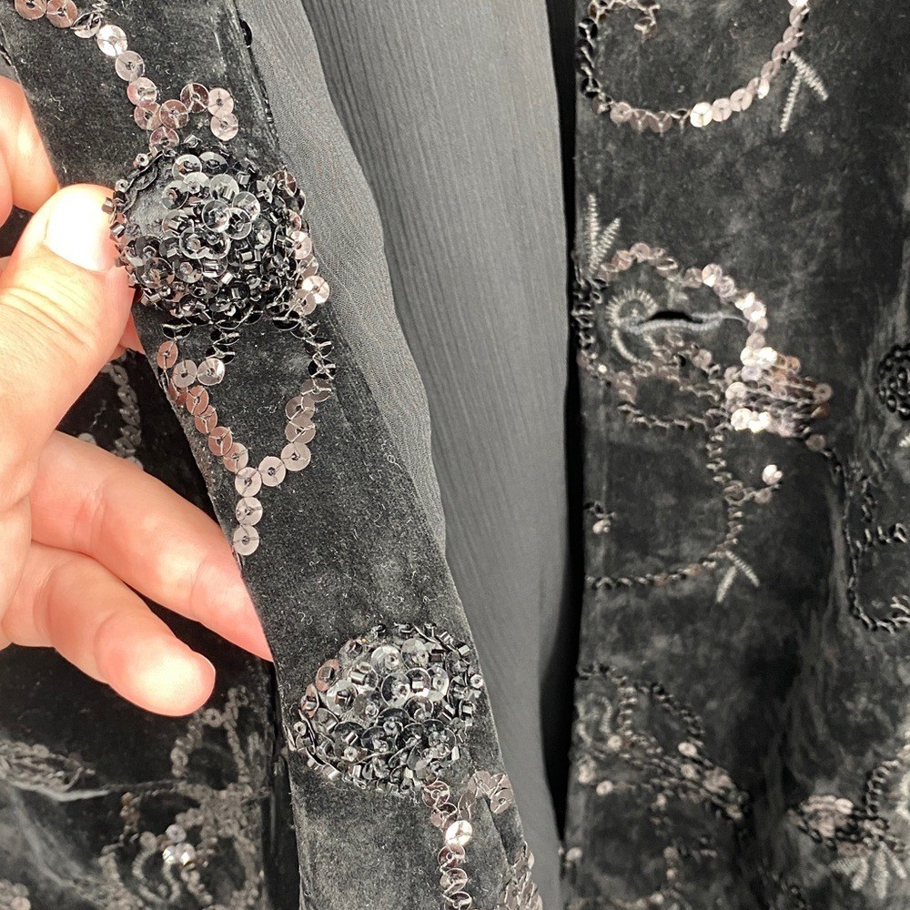 Vintage Isabel Women’s Black Velvet Sequin Embroidered Jacket Size XL Whimsygoth