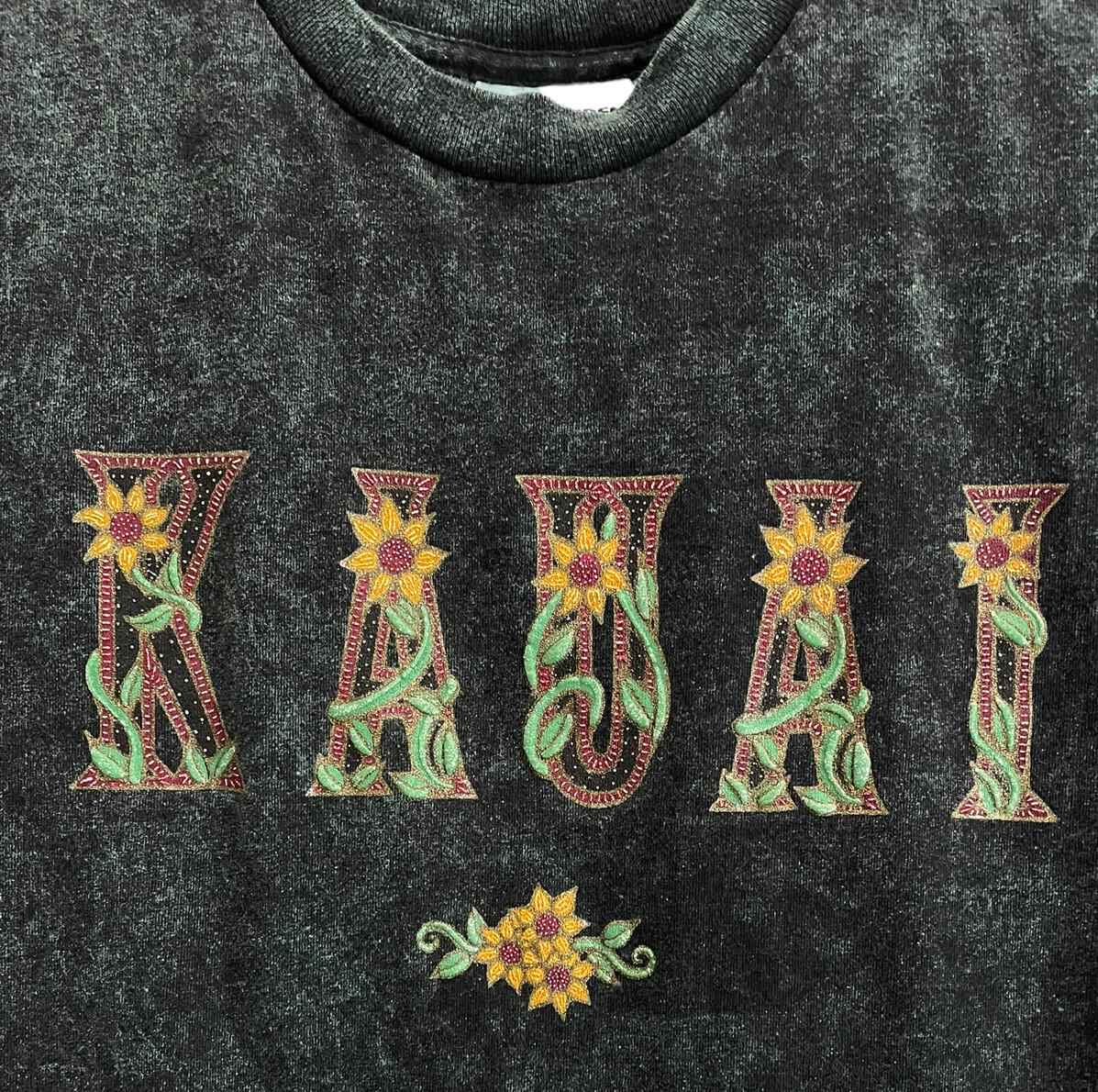 Maiden West Vintage Pre-Shrunk Cotton Kauai Hawaii Tshirt Size Medium