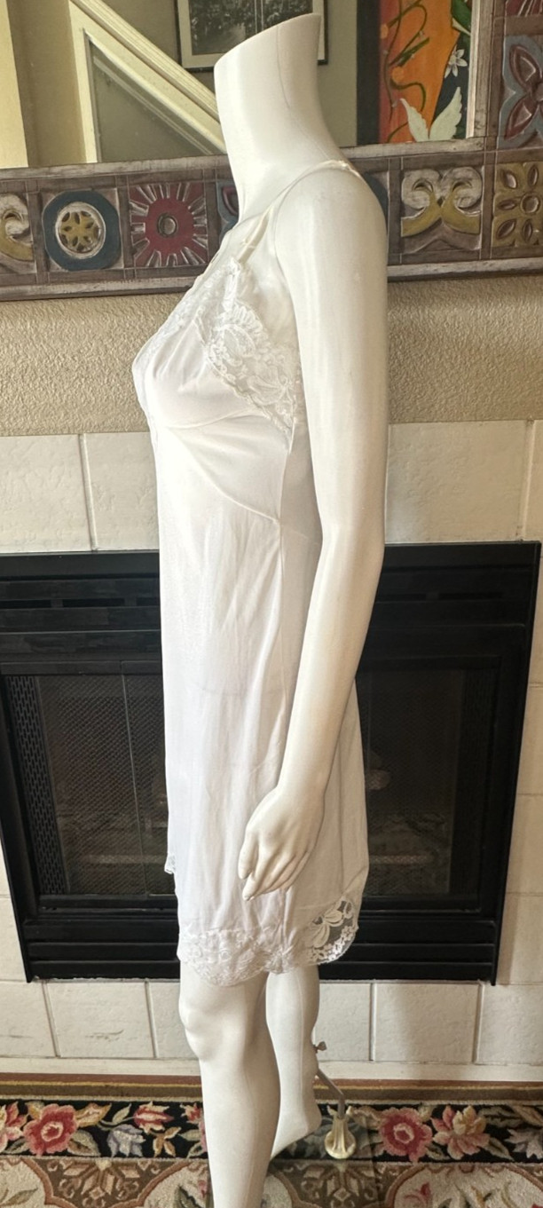 Vintage Sears Anti-Cling Antron Nylon Full Slip Silky White Sz 32