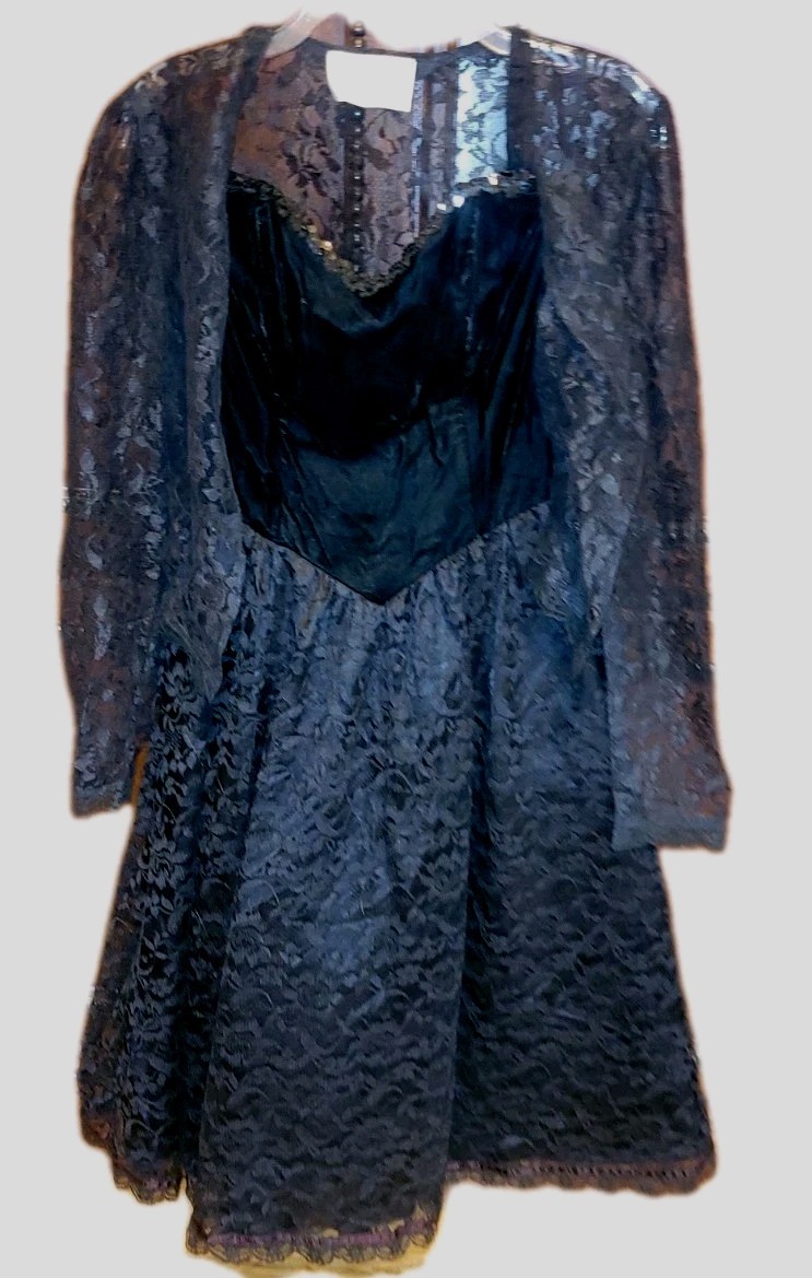 GUNNE SAX VINTAGE🌟VELVET~LACE,~SEQUIN~ STRAPLESS~TULLE UNDERSKIRT & SHRUG RARE