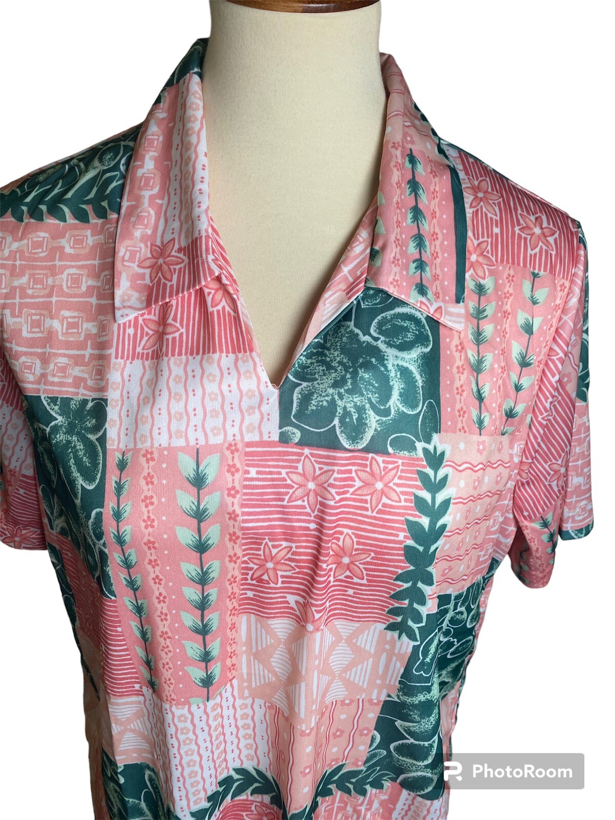 Vintage 70s Pink And Green Floral Shirt. Size L.