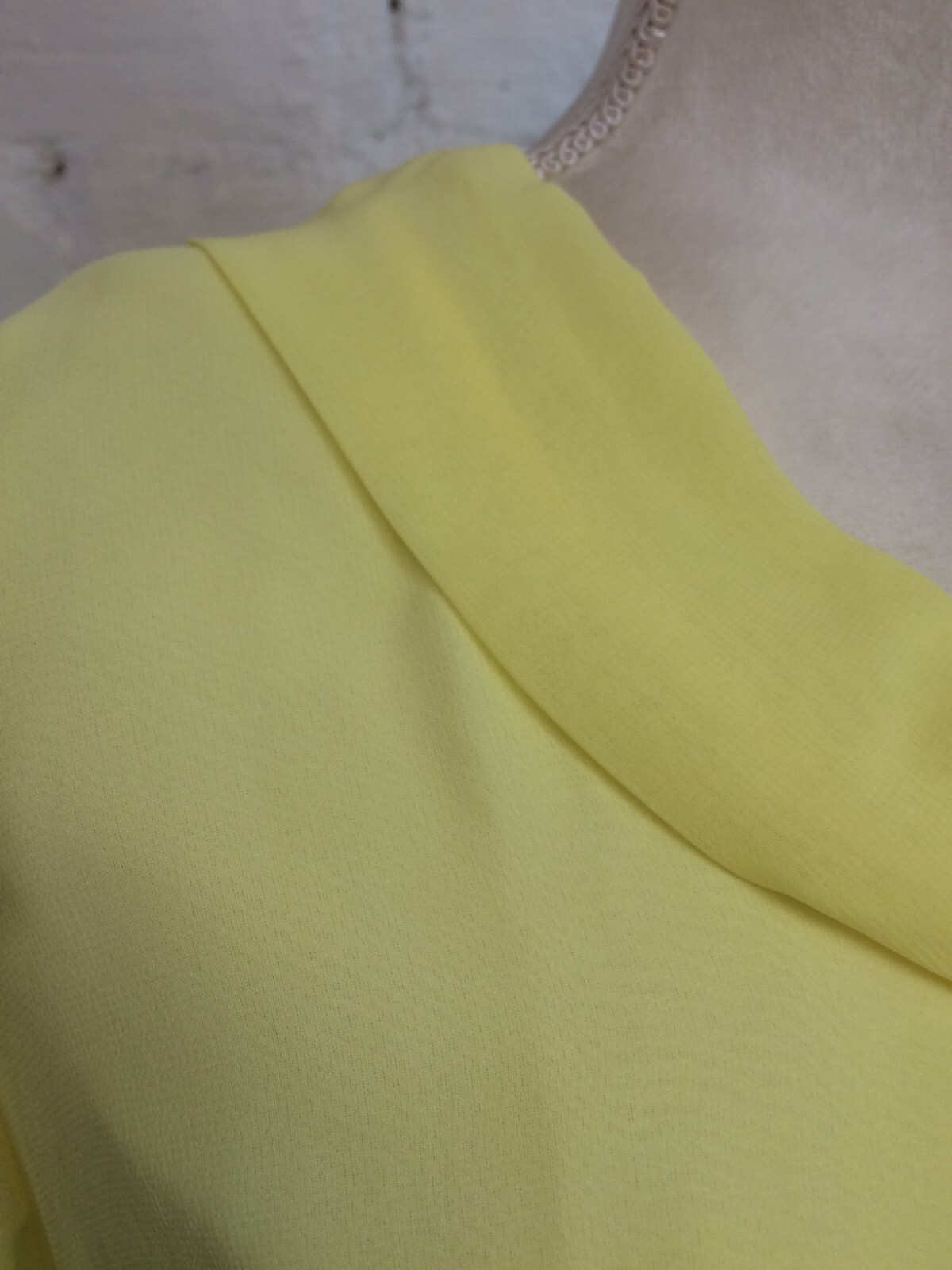 Collegiana vintage 60s 3/4 sleeve tie neck crepe blouse yellow small secretary