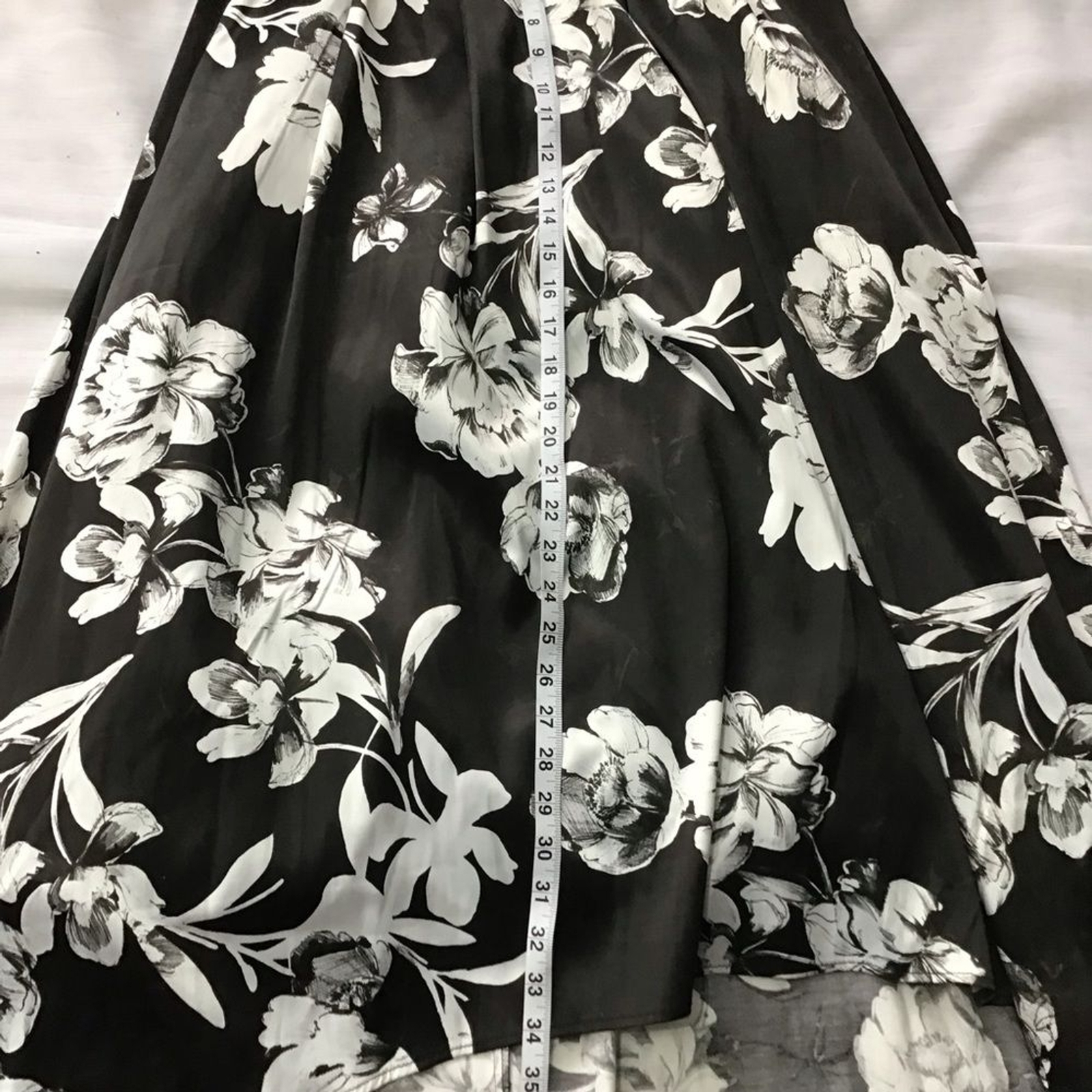 JODI KRISTOPHER WOMEN 2 PIECE BLACK WHITE ROSES TOP & MAXI HIGH LOW SKIRT SIZE 1