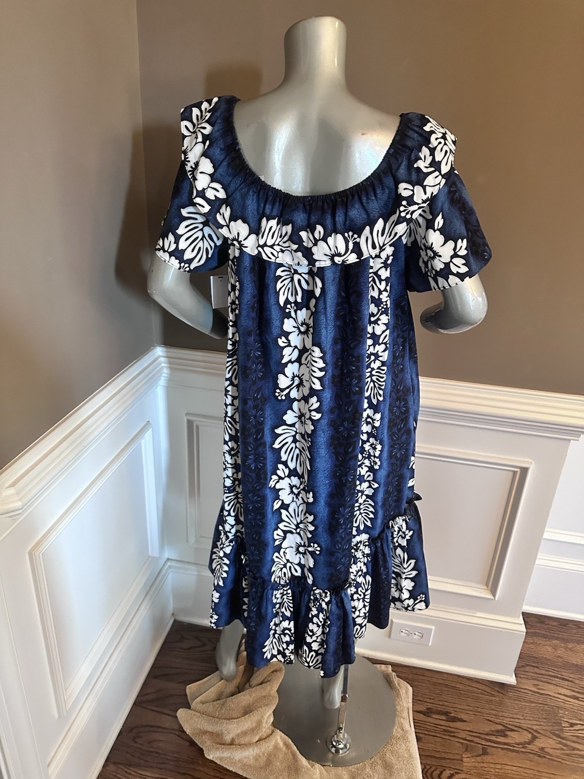 Vintage NWT Royal Hawaiian Creation Muumuu Floral Dress Blue/White Sz XL