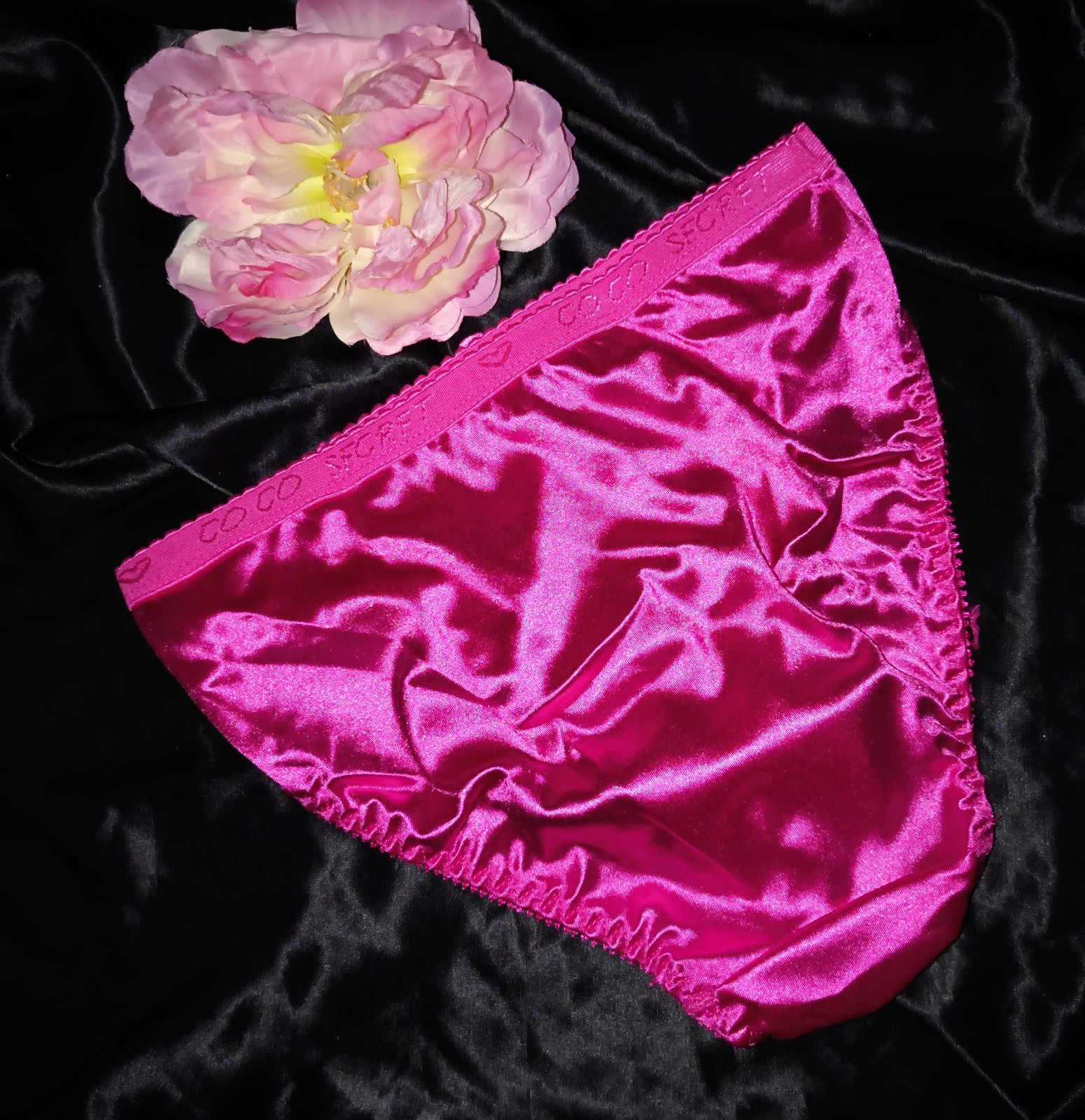 Vintage Coco Secret Second Skin Satin Brief Panties FUCHSIA 💗 Size Medium/6 Nwt