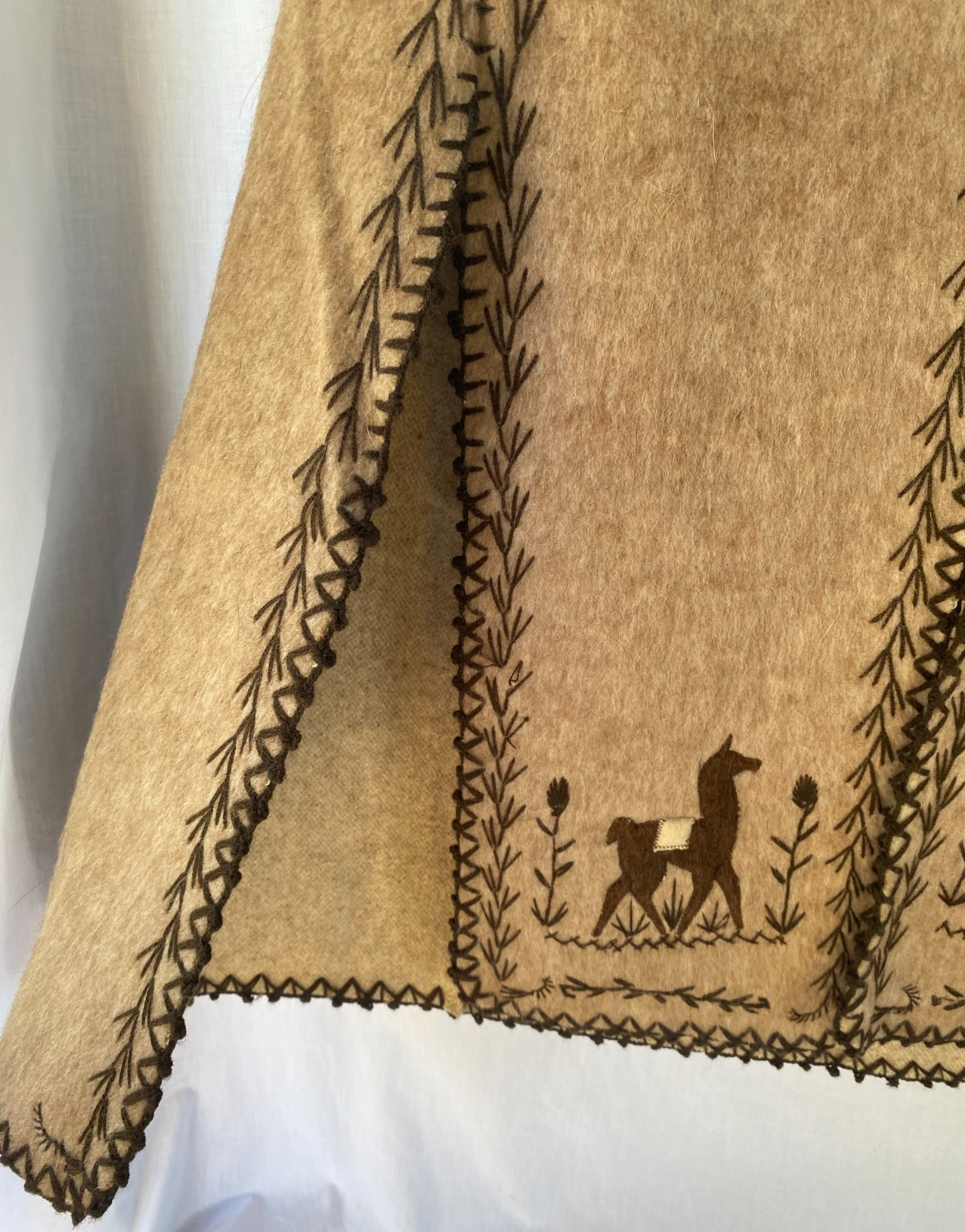 Vtg Alpaca Wool Blend Poncho Cape Llama Embroidered Hooded Boho S/M