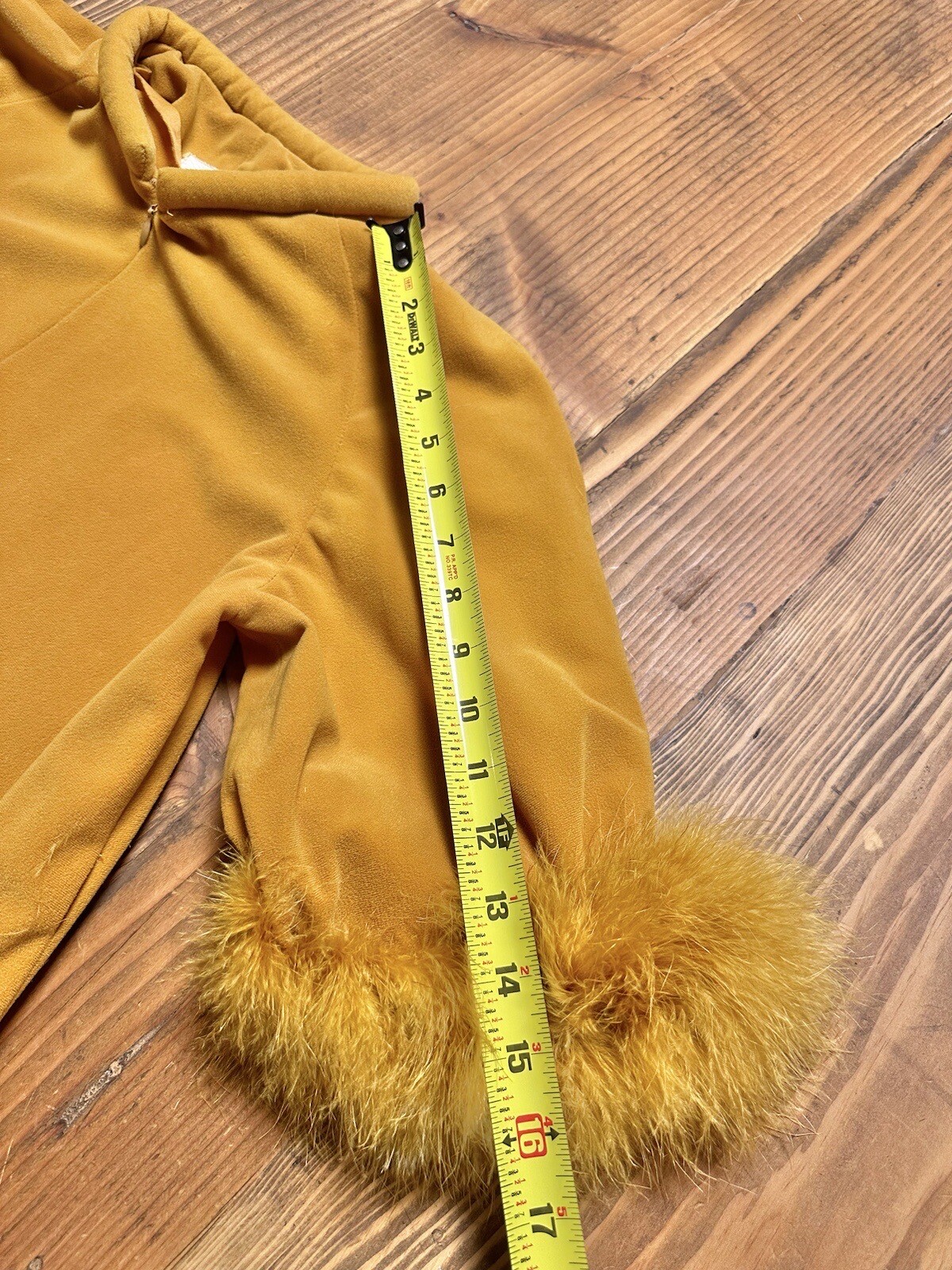 Vintage 50s 60s Duster House Coat Robe Ballerina Dancer Gold With feathers RARE