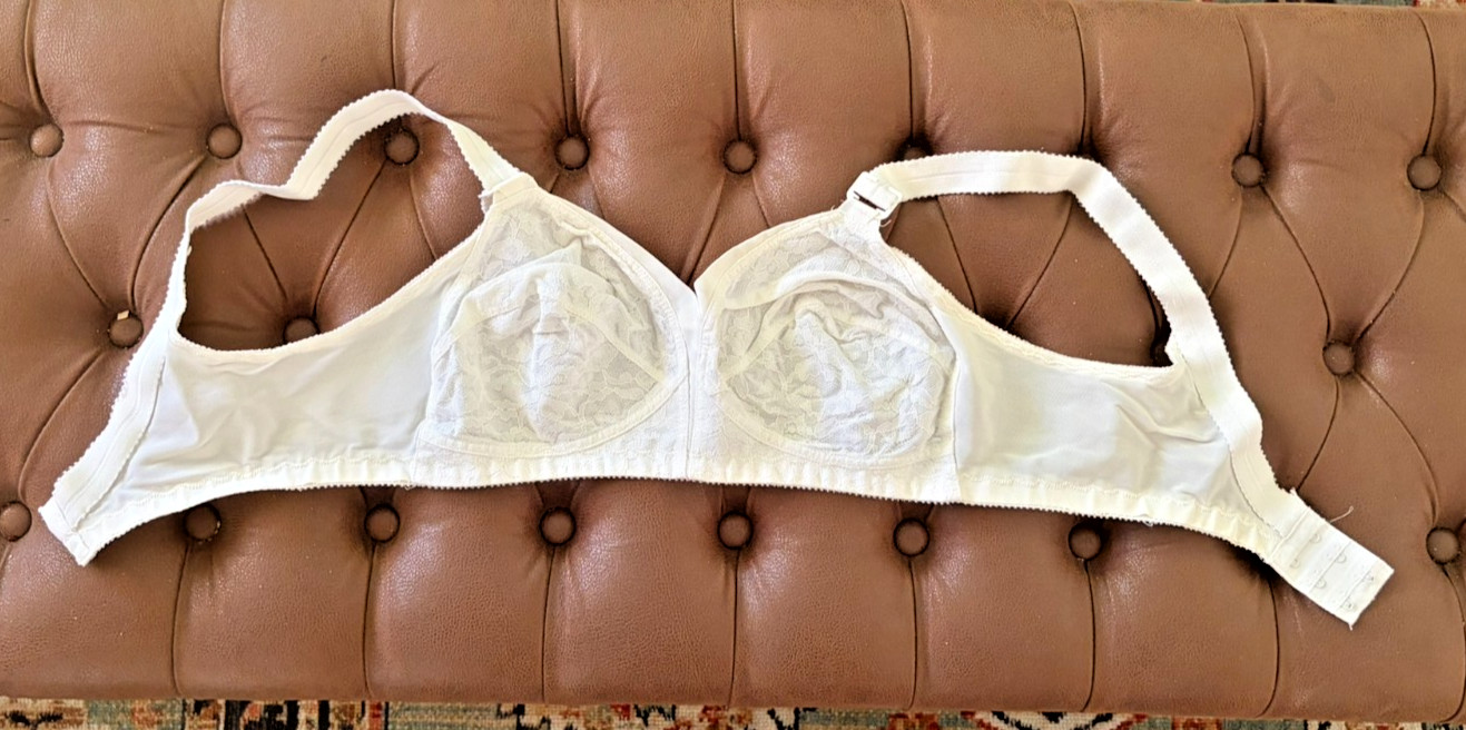 Lot of 2 Vintage 1970s White Playtex Living Bras, Size 38B