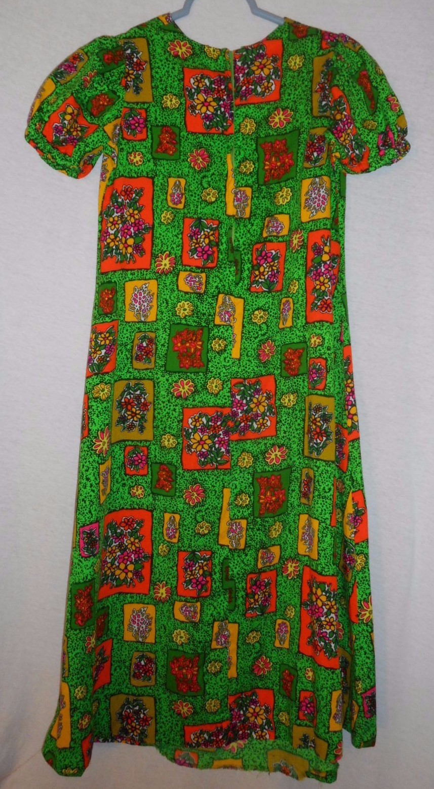 Vintage Made in Hawaii Floral Green Dress Smaller size short sleeve Zip back