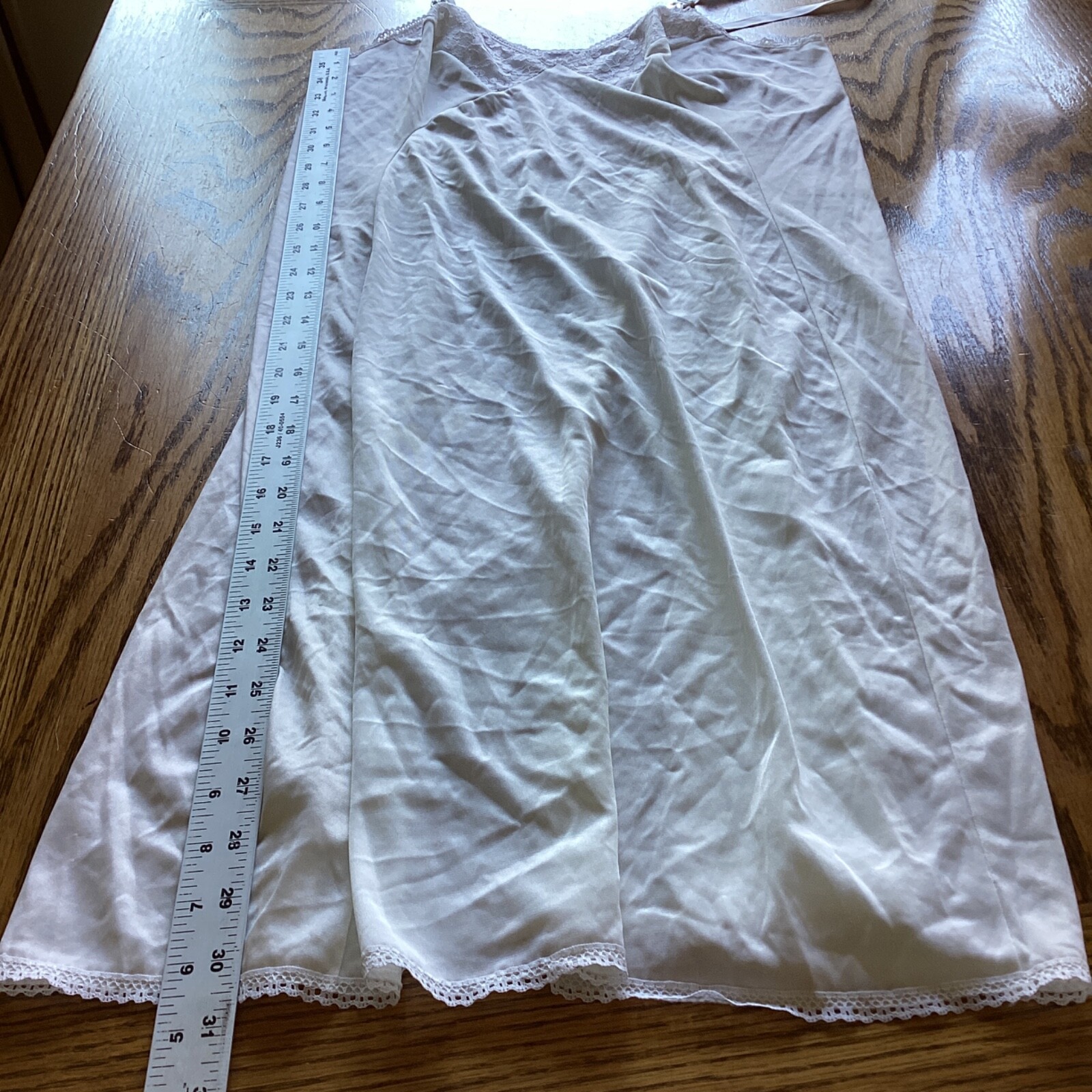 Sears THE-DOESN’T-SLIP Vintage 1960s Non-Cling Nylon Lace 36 Average
