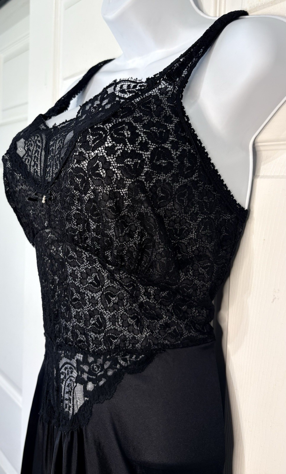 Vintage Intimate Attitudes Black Nylon Stretch Lace Bias Sweep Nightgown Size XL
