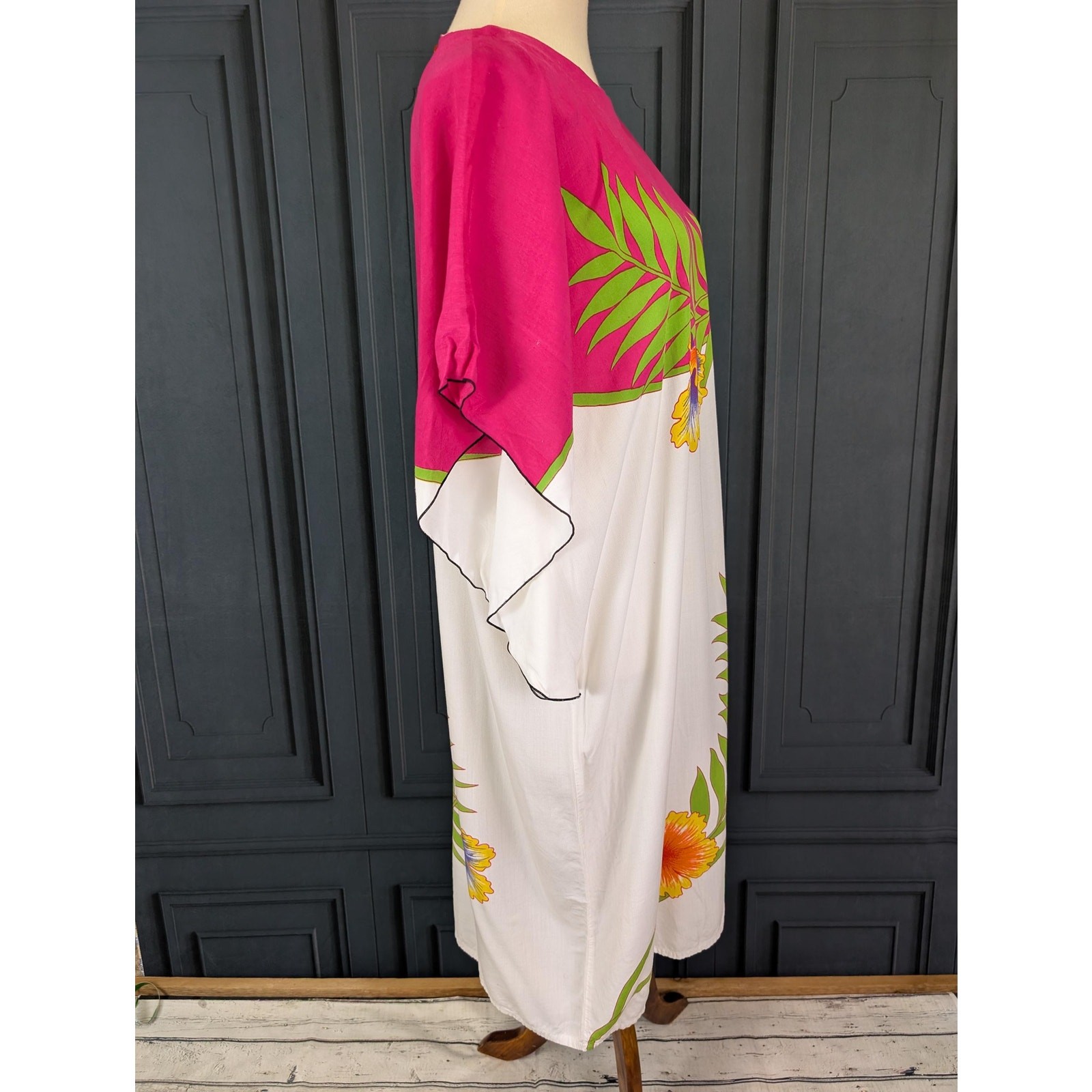 Vtg Indonesian Batik Caftan Pink Floral Flower Print Hippie Maxi Dress Muumuu