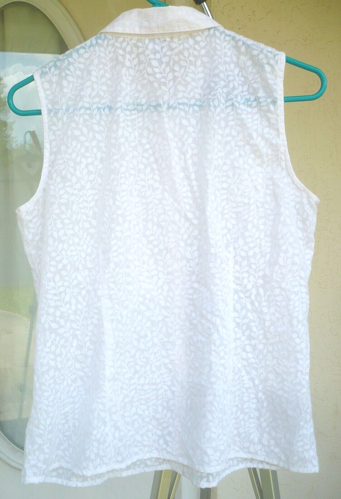 VTG 90S S M SLEEVELESS GEOFFREY BEENE WHITE BUTTON COTTON BLN VINE FLORAL BLOUSE