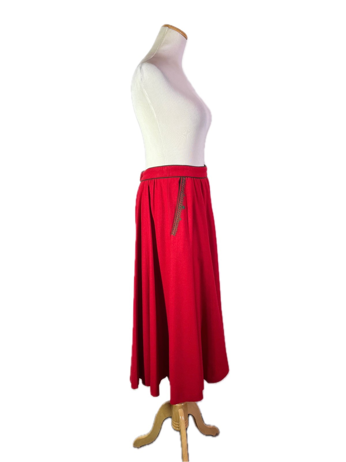 Admont Size 38 Red Felt Wool Trachten Skirt Green Embroidery