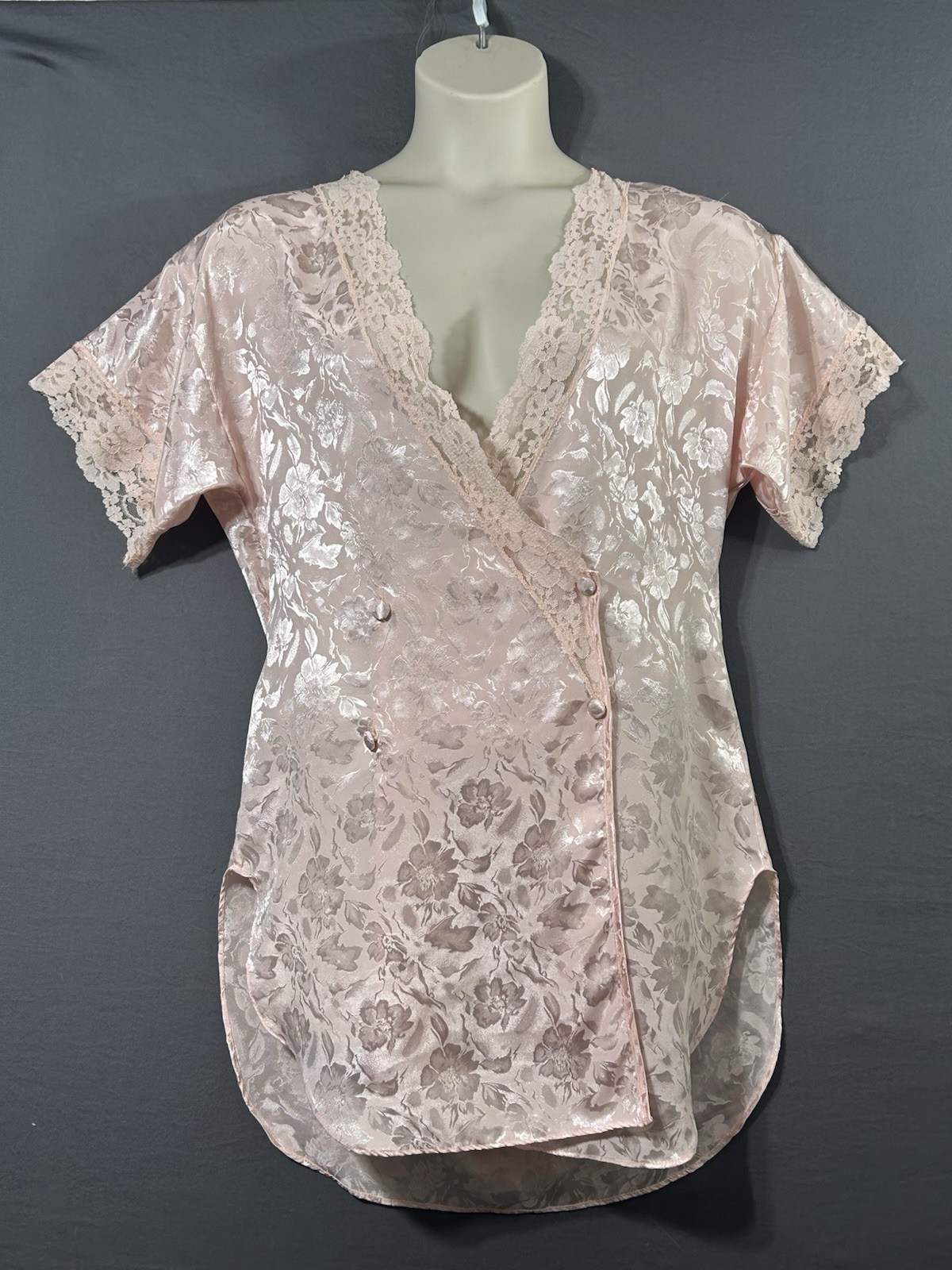 Victoria’s Secret Night Shirt Sz M/L Petite Pink Floral Jacquard Button Front