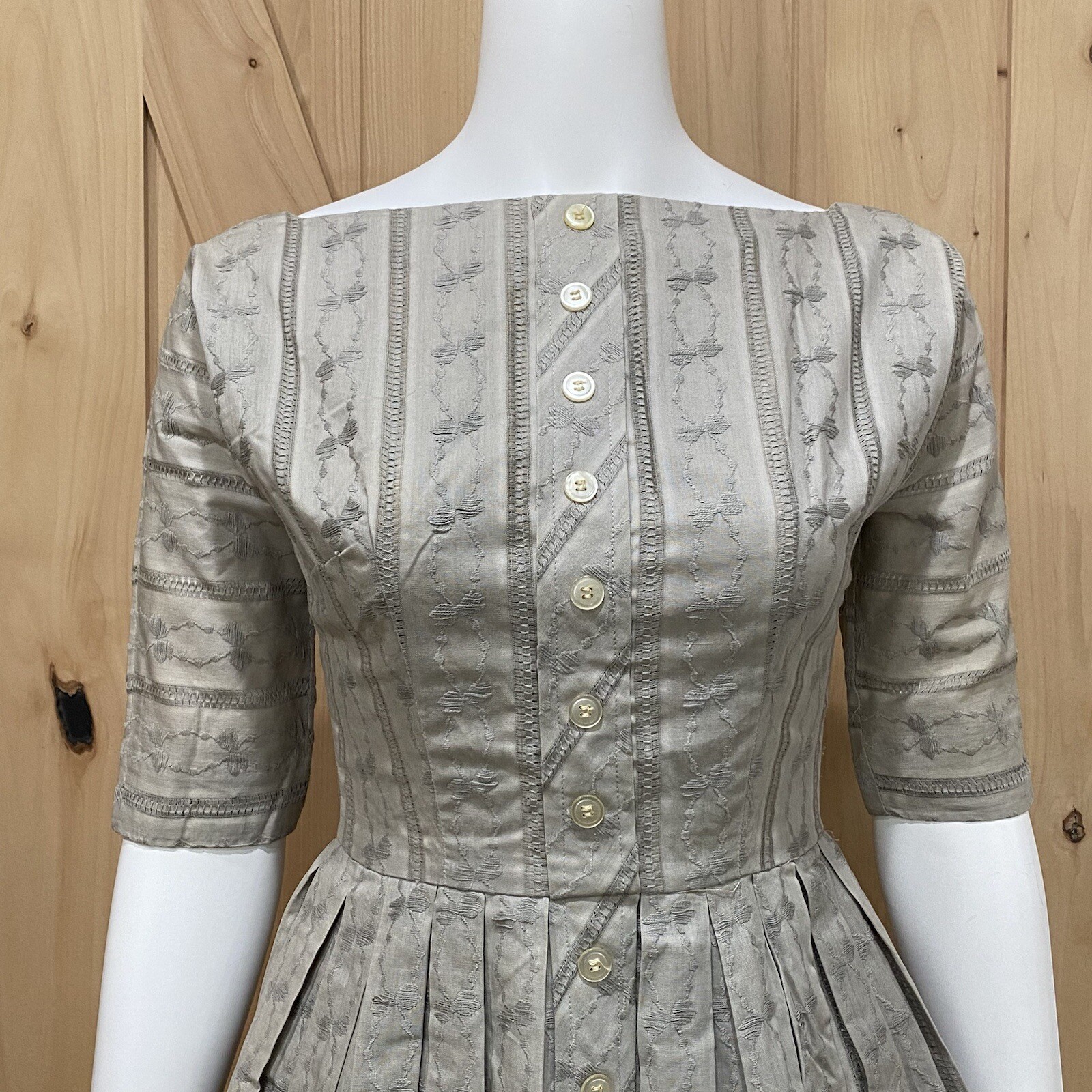 Jonathan Logan vintage Gray A-line Embroidered Tea Dress Size 7