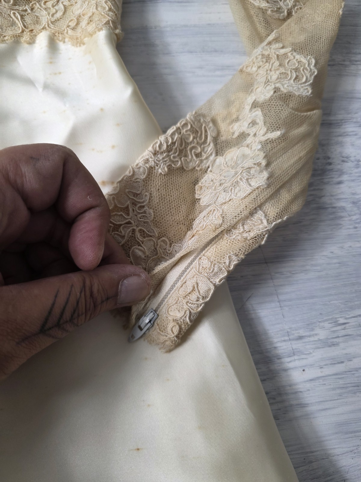 Vintage 1940s Bride Small Slipper Satin & Lace Wedding Dress Cathedral Train 40s
