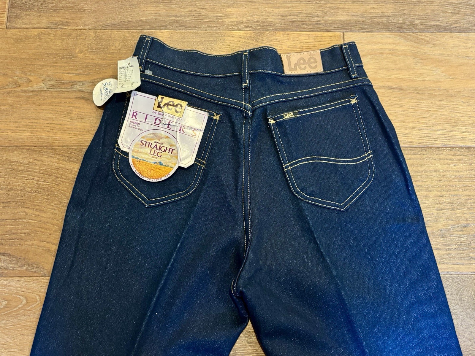 VINTAGE Deadstock 80s Lee Women’s Jeans, Straight Fit, 28×30, Made In USA