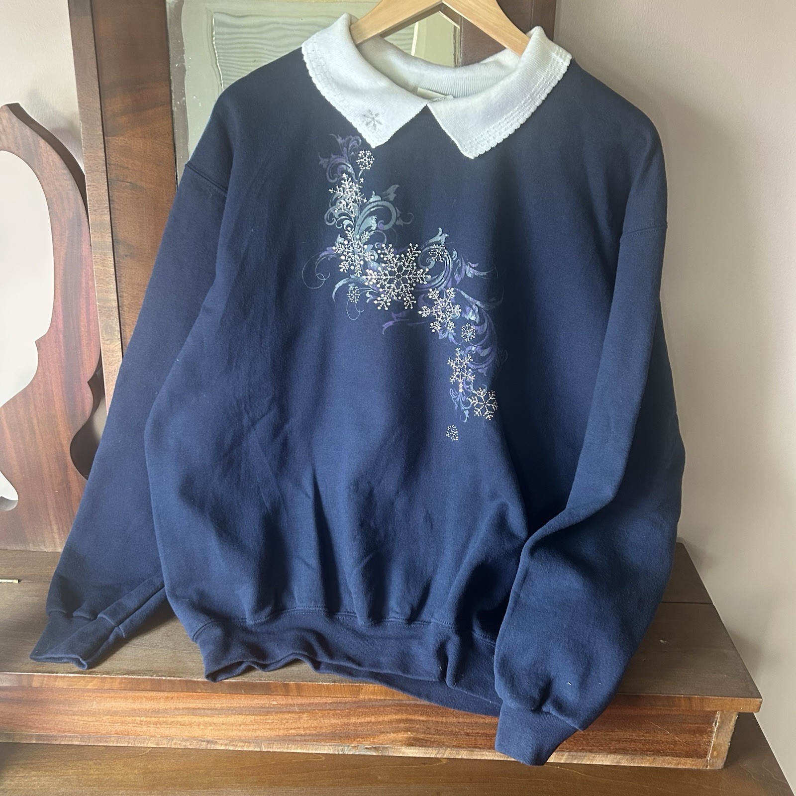 VTG 90s Top Stitch/Morning Sun Navy w/Collar Snowflake Graphic Sweatshirt: 1X