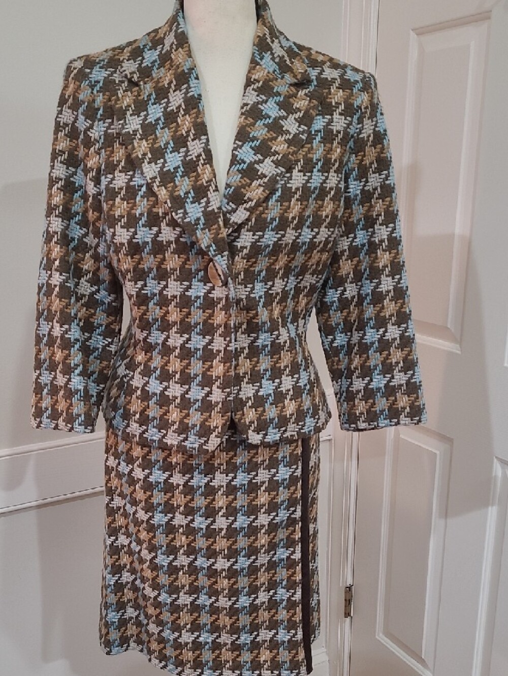 1960s Citrine Two-Piece Houndstooth Skirt Suit in Brown and Light Blue