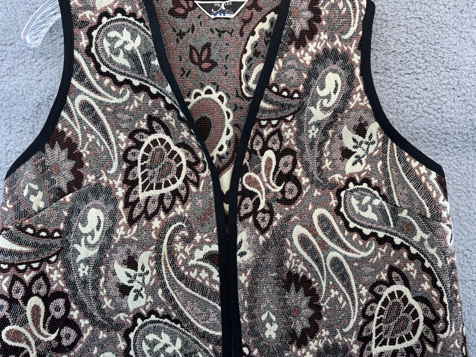 Mr.Alex Alex Colman Inc Tapestry Open Sleeveless Vest 27”H X 22”W
