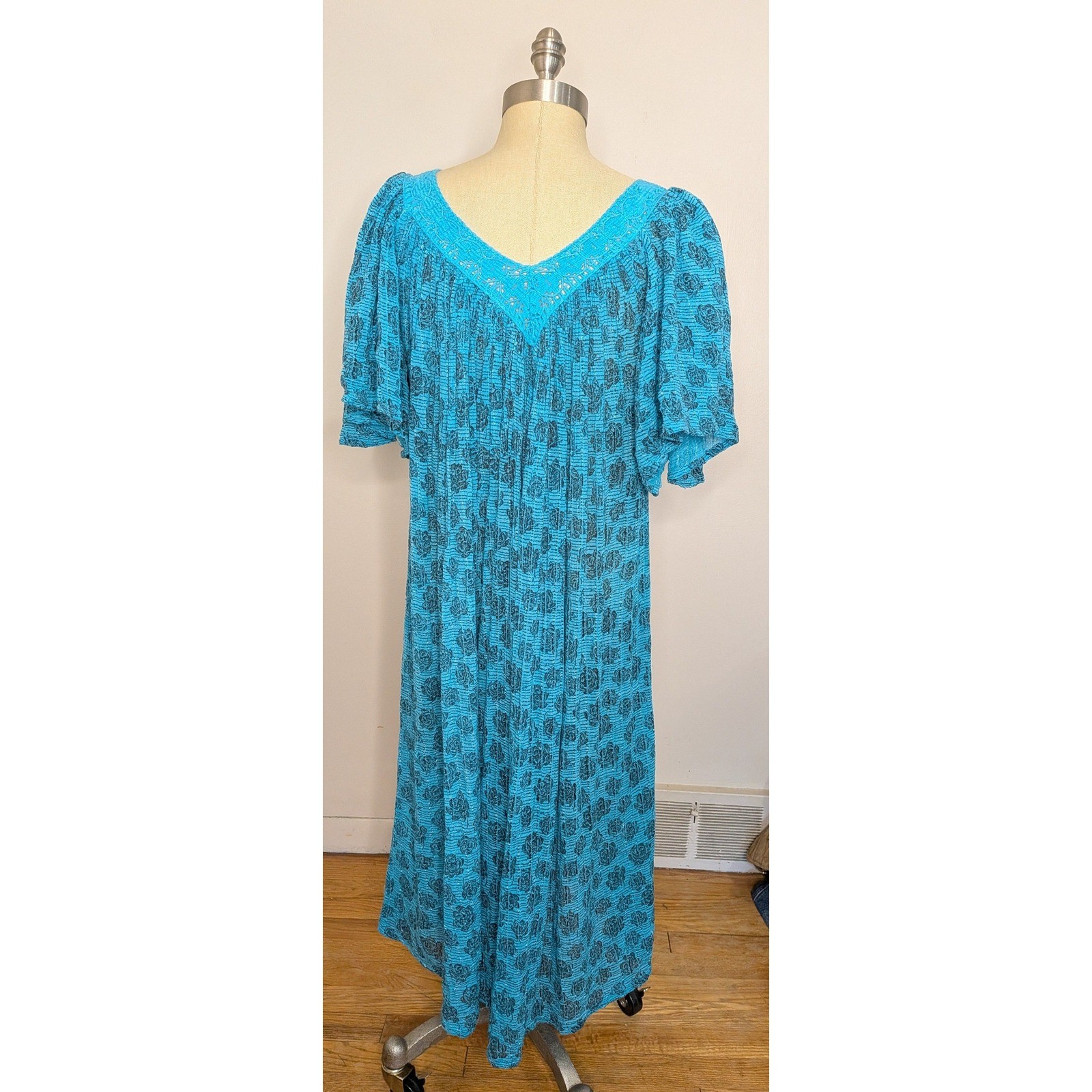 VTG Jasmine KVM Blue Floral Crochet Lace Gauze Muumuu Sz L Maxi Dress Bohemian