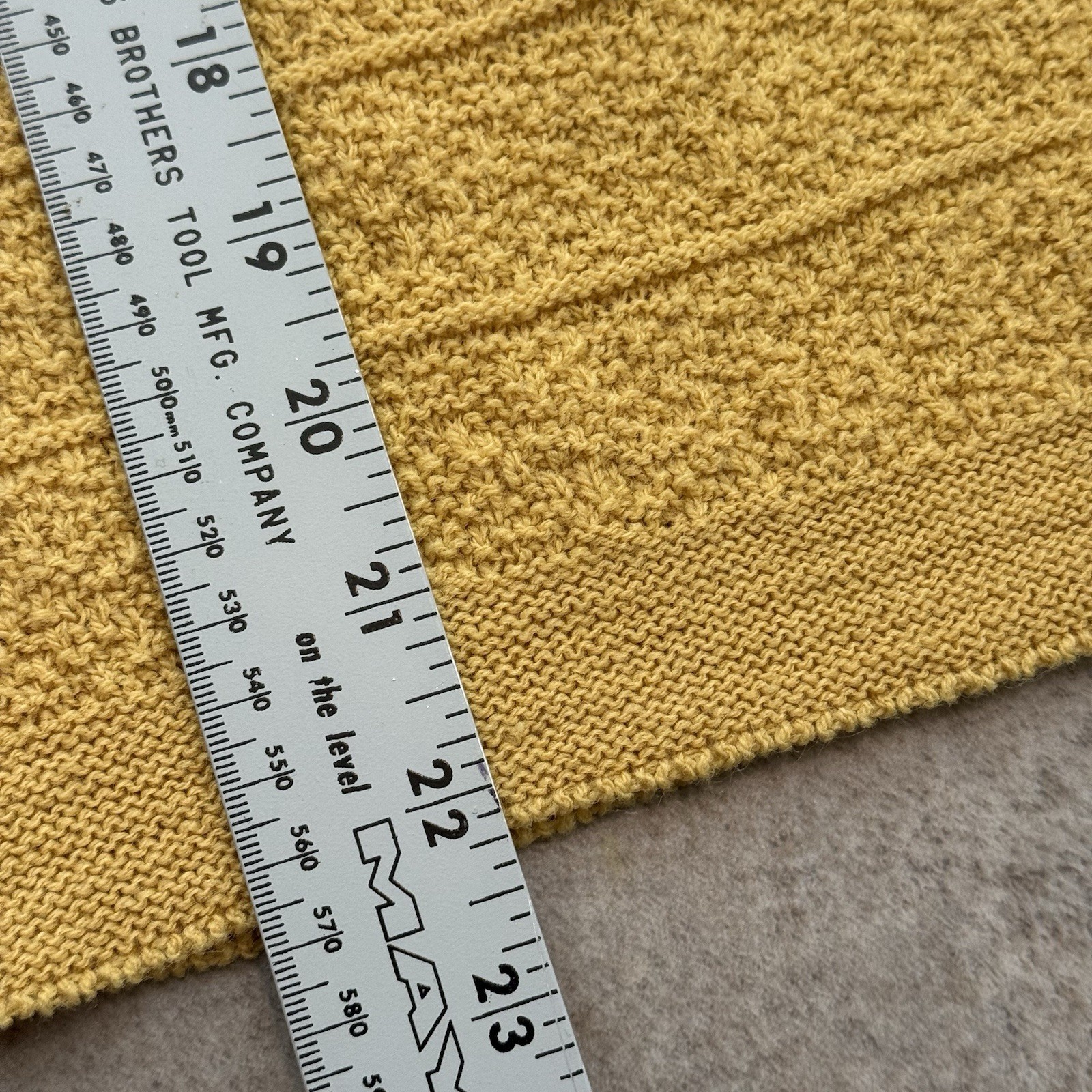 True Vintage 1960s Munsingwear Acrylic Short Sleeve Sweater Women’s Small Yellow
