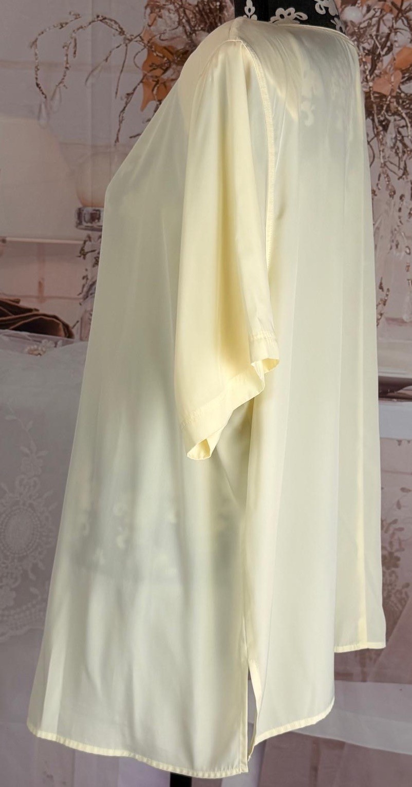VTG 90’s C.S.T. Studio Women’s Ivory Chiffon Short Cap Sleeve Round Neck Top 22W