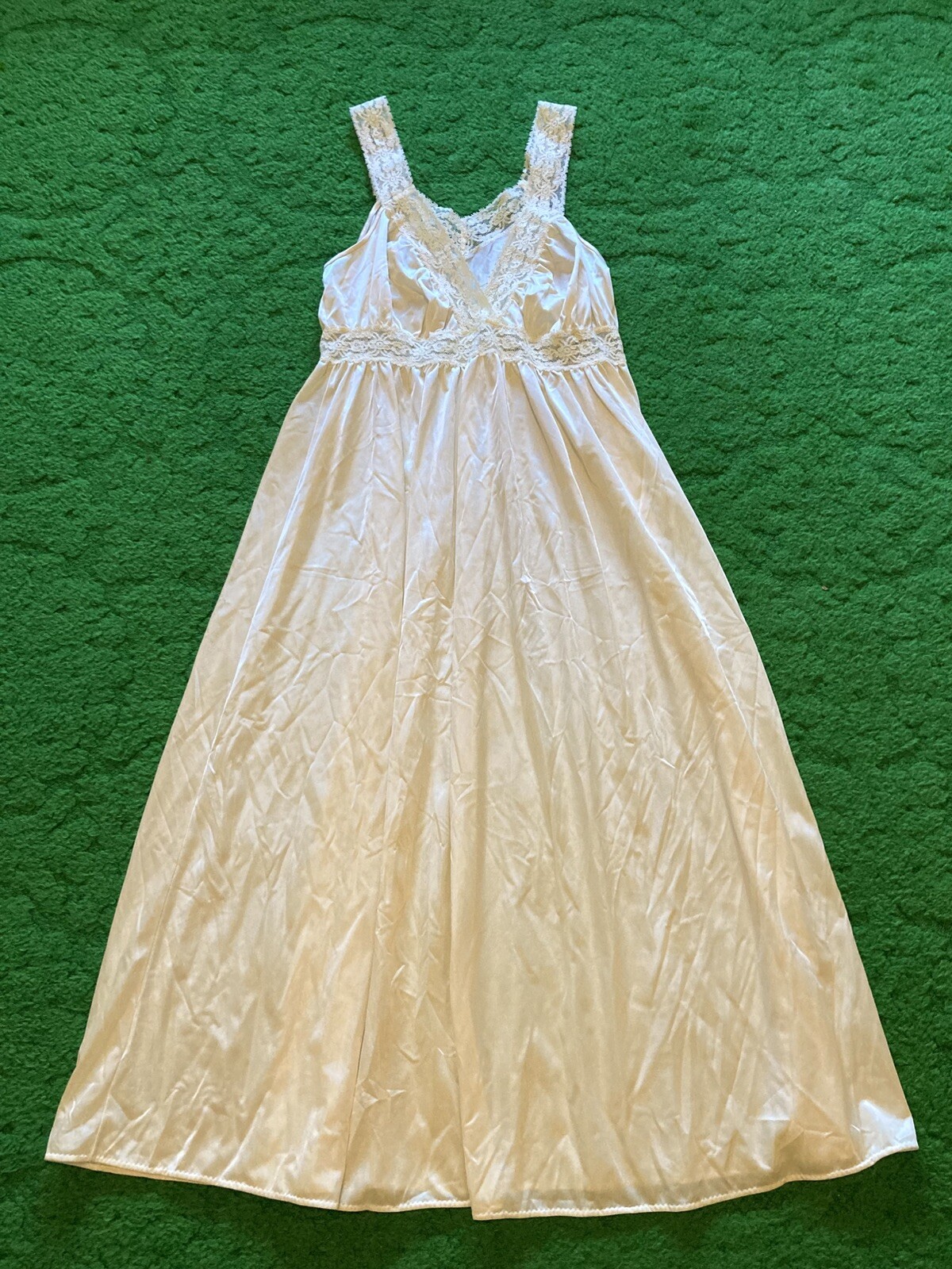 VTG Shadowline sexy Midi Nylon Nightgown Lace Bodice deep v-neck Sz Xs Petite