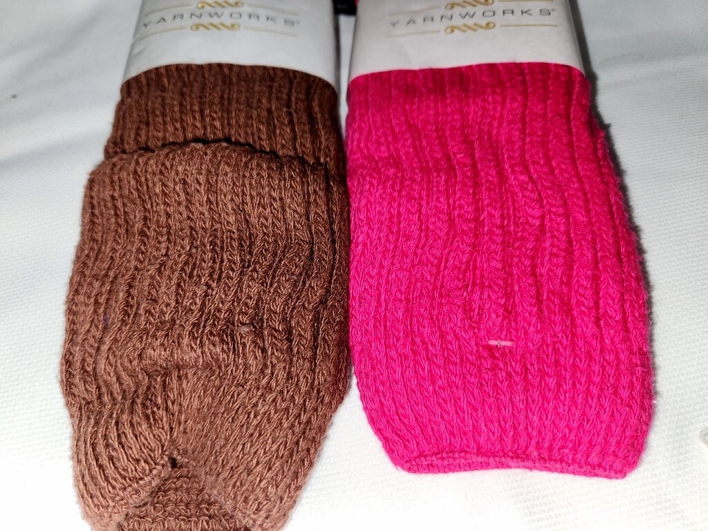 VTG 90’s 2 Pr Thick Socks JCP Slouch Brown Hot Pink Shoe Size 4/10 Yarnworks