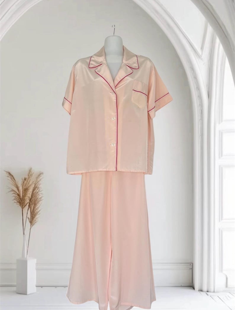 1940’s 1950’s Rare Vintage Soft Pink Silky Lounging PJ’s