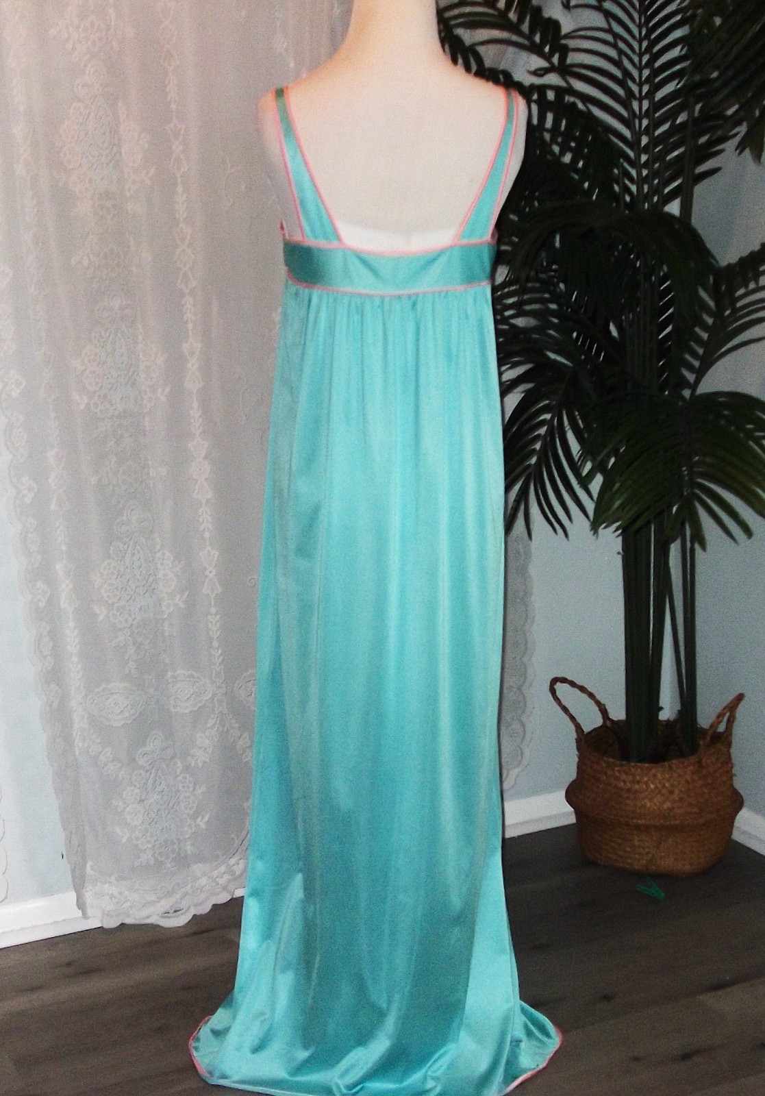 Sm.-Med.”Diane Von Frostenberg” 2 tone,Aqua blue,pink trim,long vtg. nightgown