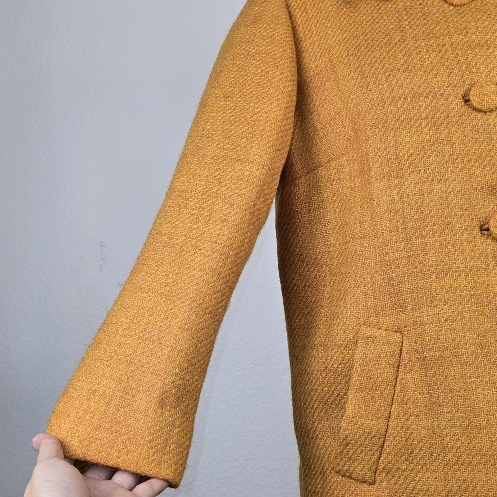 Vintage 1960s Women’s Rust Yellow Bouclé Wool Skirtsuit Mad Men Size 12