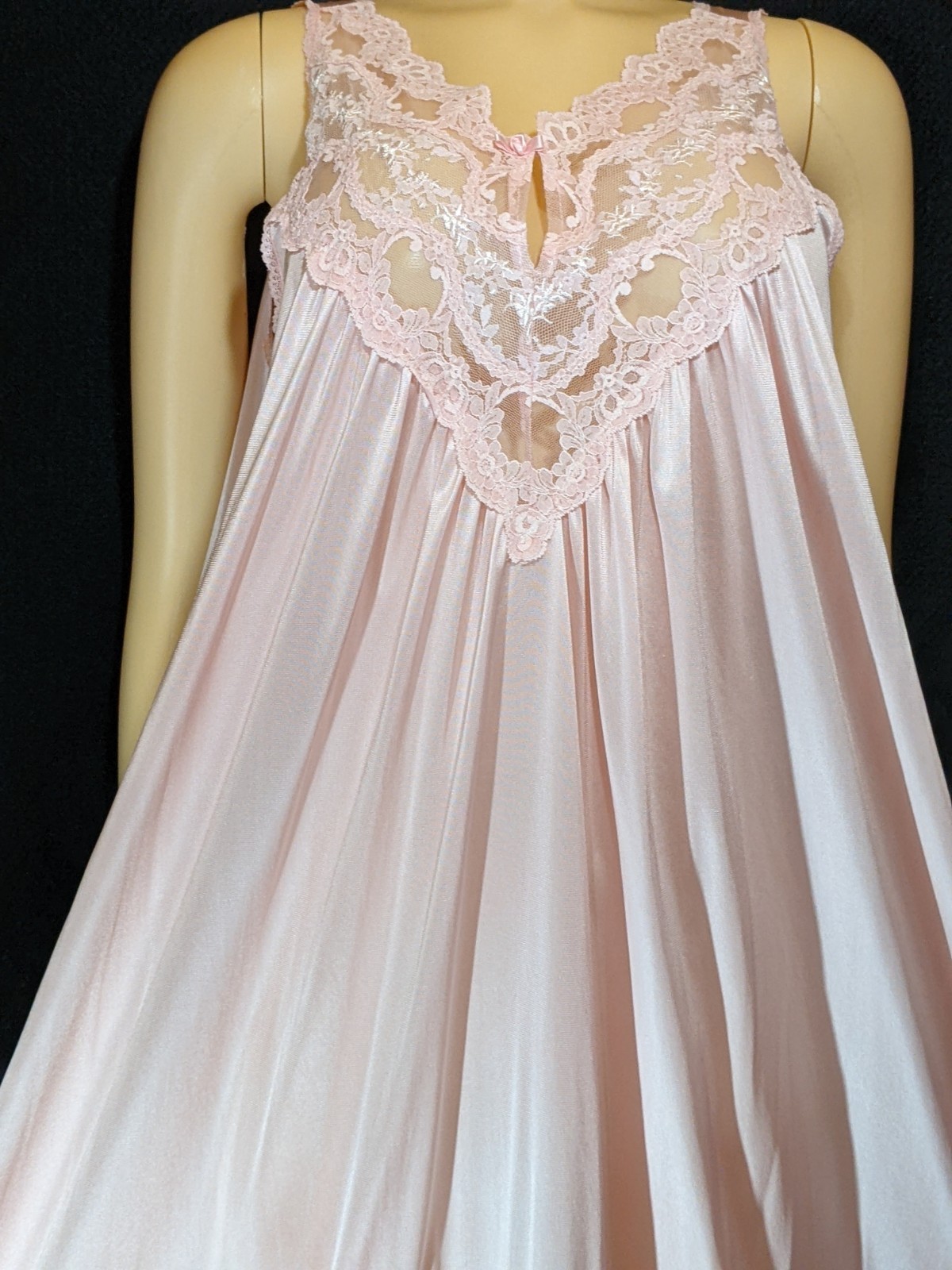 VTG Vanity Fair Lingerie Nightgown Pink Lace Free Bust Antron II Nylon L Sweep M