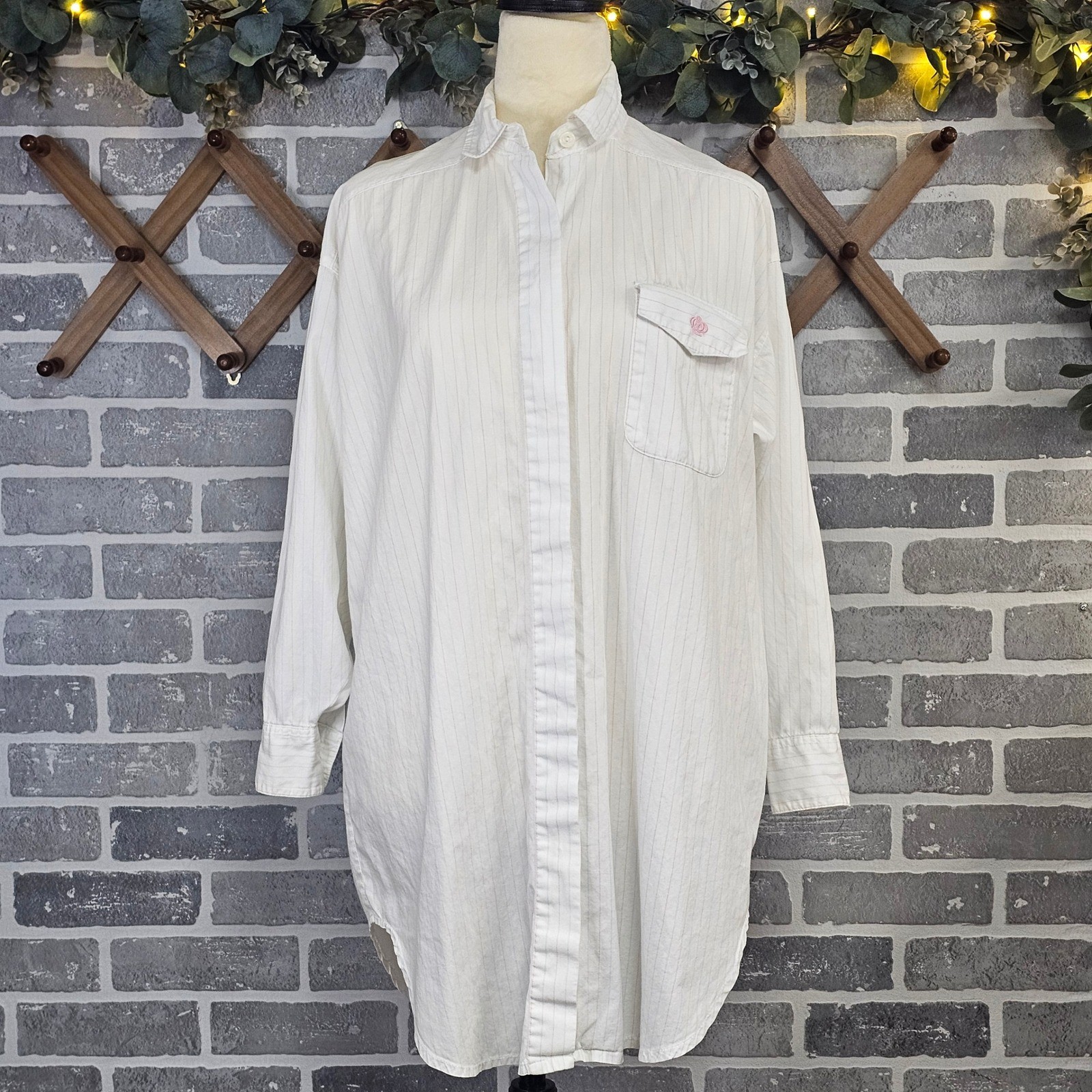 VTG. Victorias Secret Gold Label White Pinstripe Sleep Shirt Small Lightweight