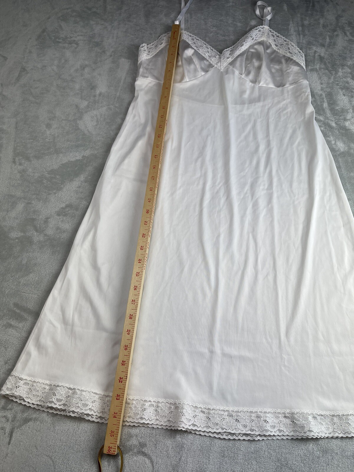 Vanity Fair Ivory Nylon Full-Length Slip Style 10-103 Size 36 24″/42 Lace Trim