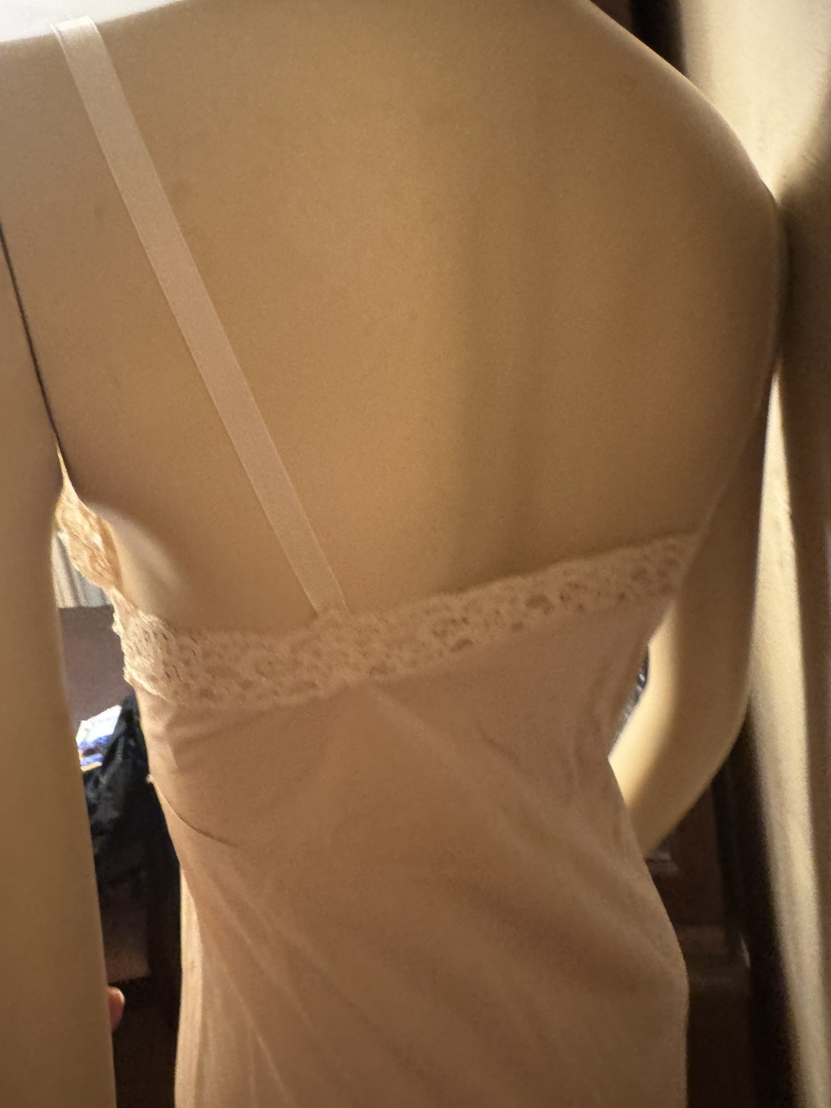 vtg 70s VASSARETTE BEIGE NYLON LACE BUST full slip nightgown size 32 L