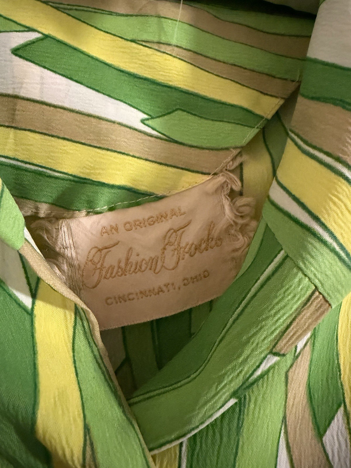 True Vintage 60s 70s Fashion Frocks Green Abstract Stripe Button Front Dress M L