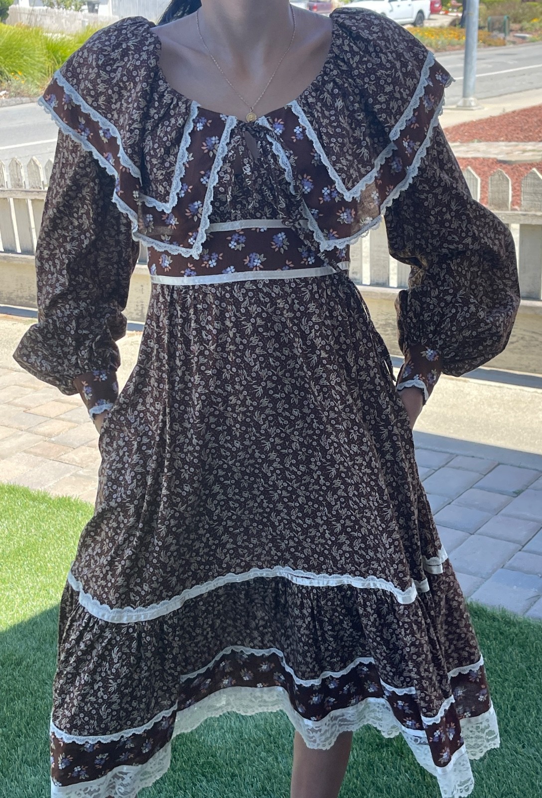Vtg 1970s Gunne Sax Style Brown Calico Prairie Dress Ruffle Midi Small~Tag Cut
