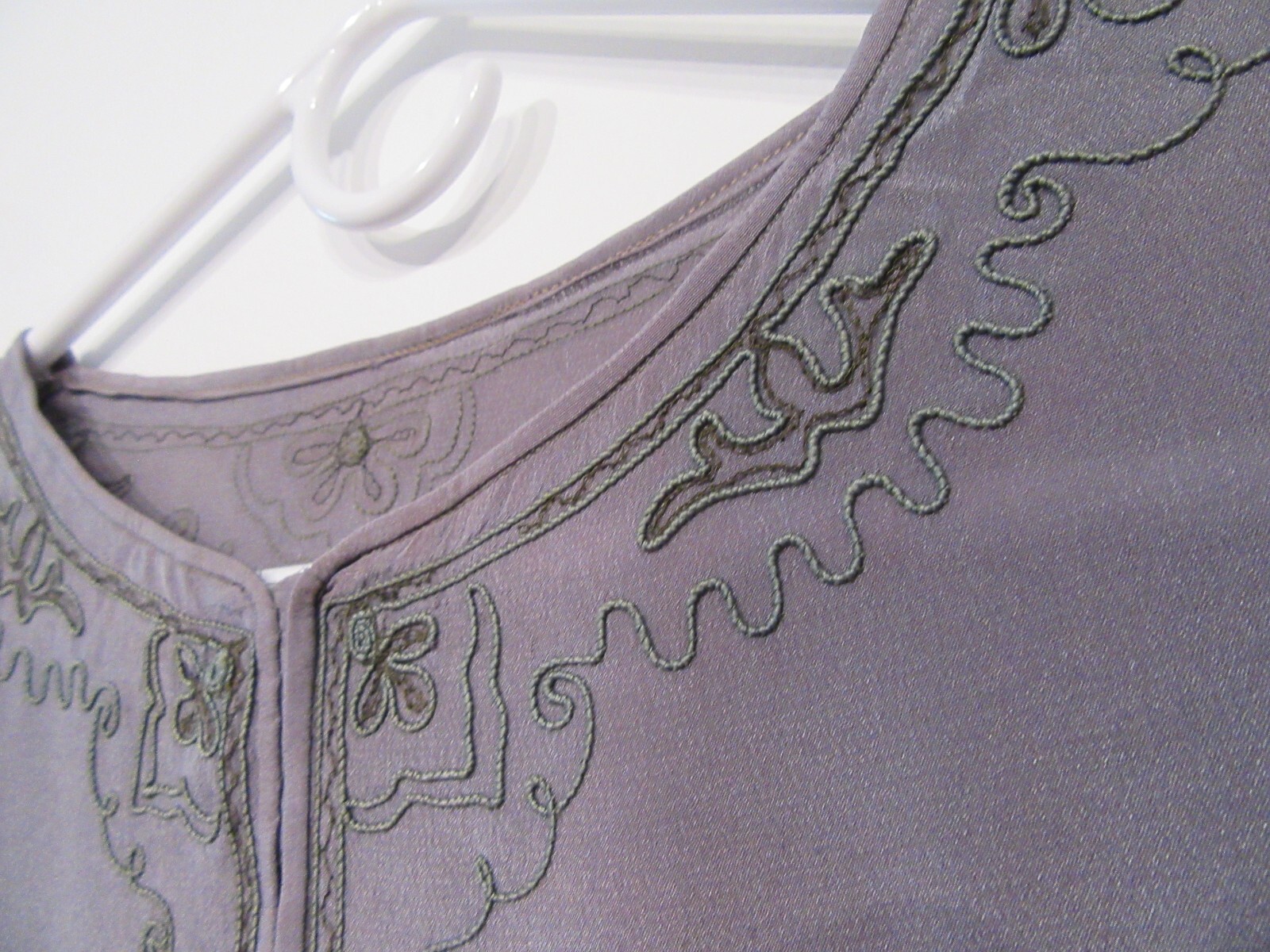 VINTAGE ANTIQUE WOMENS 1920S FLAPPER DRESS TUNIC MUAVE SILK CREPE EMBRD ASIS F45