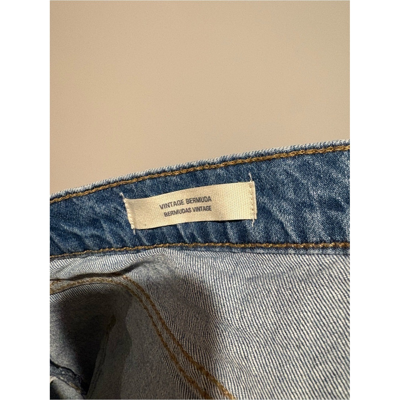 Universal Thread Vintage Bermuda distressed denim shorts light wash size 10/30R
