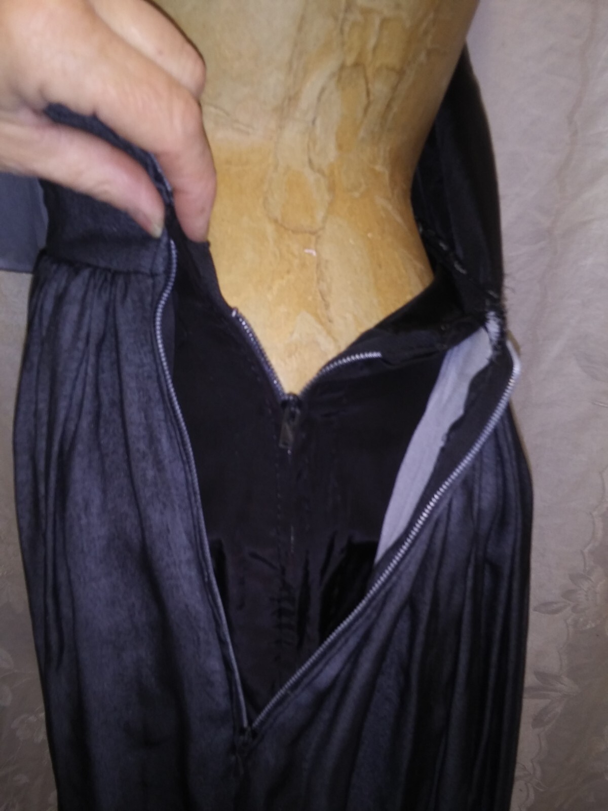 Vintage 1950’s Black & Gray Silk Glamorous Evening Cocktail Dress Size Small